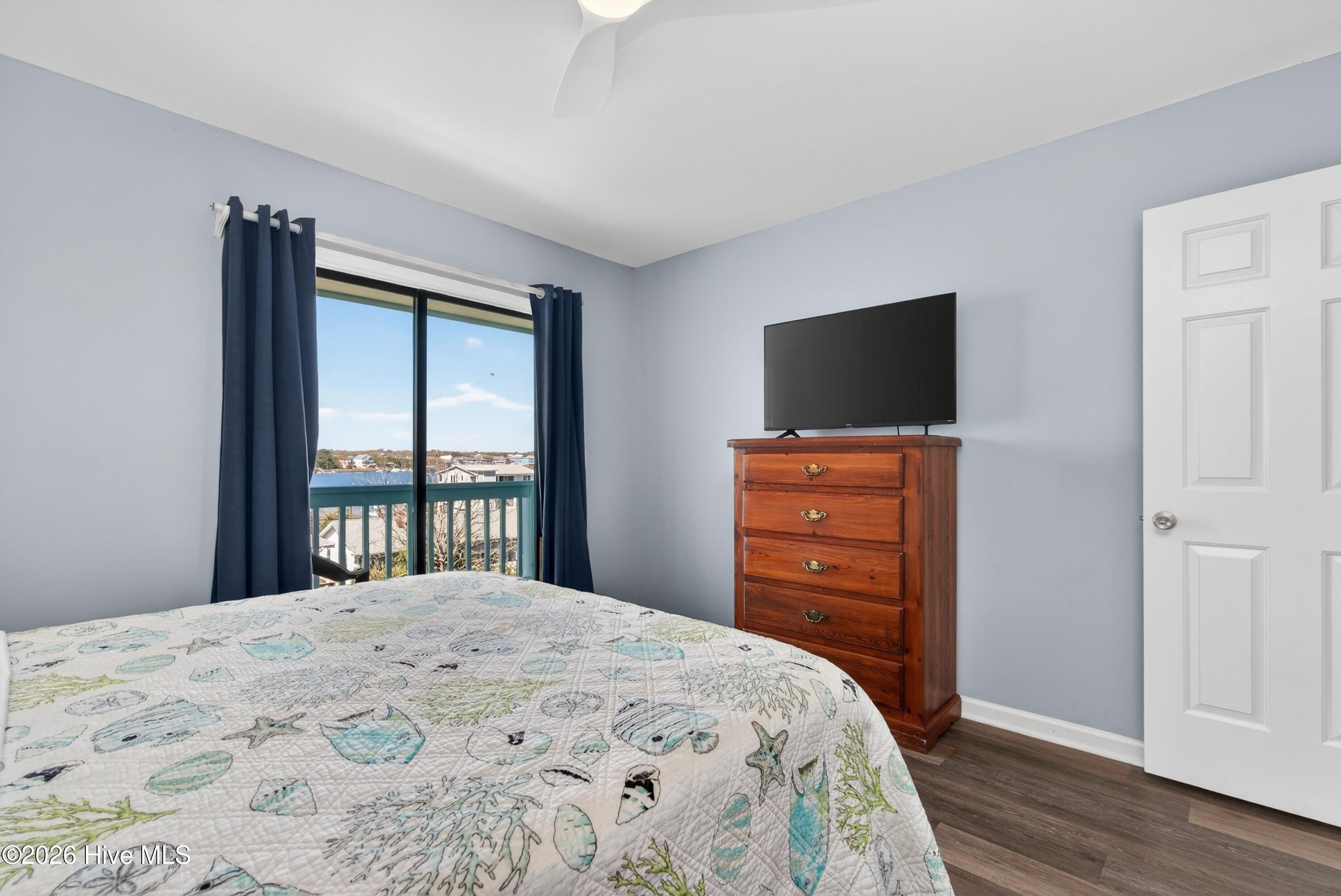 100563490 | Photo 25