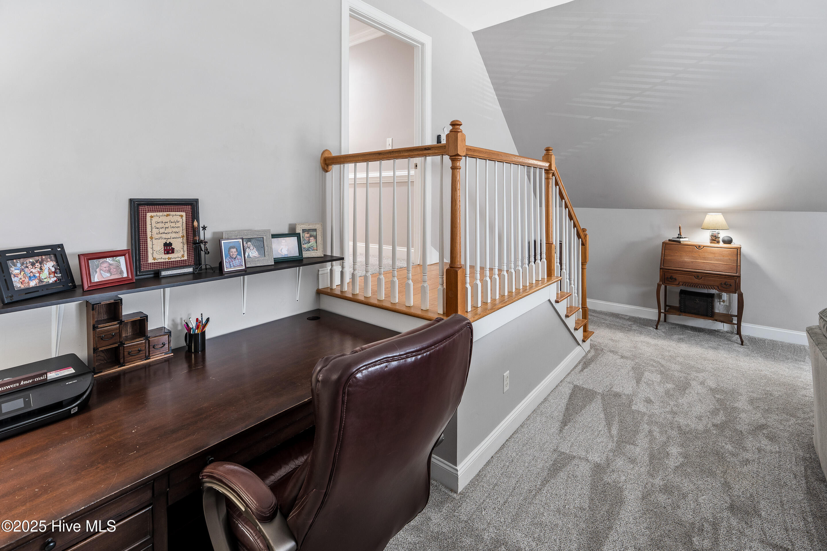 100528274 | Photo 44