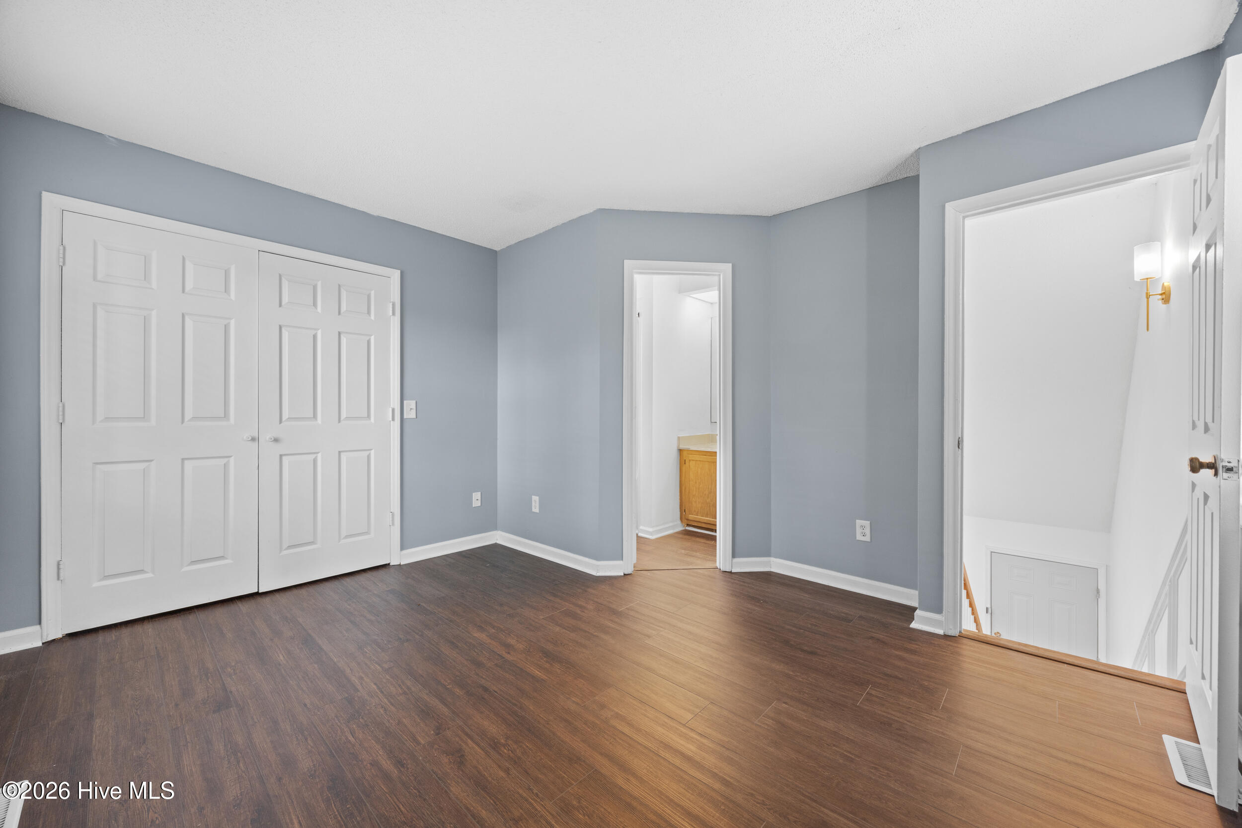 100553328 | Photo 14