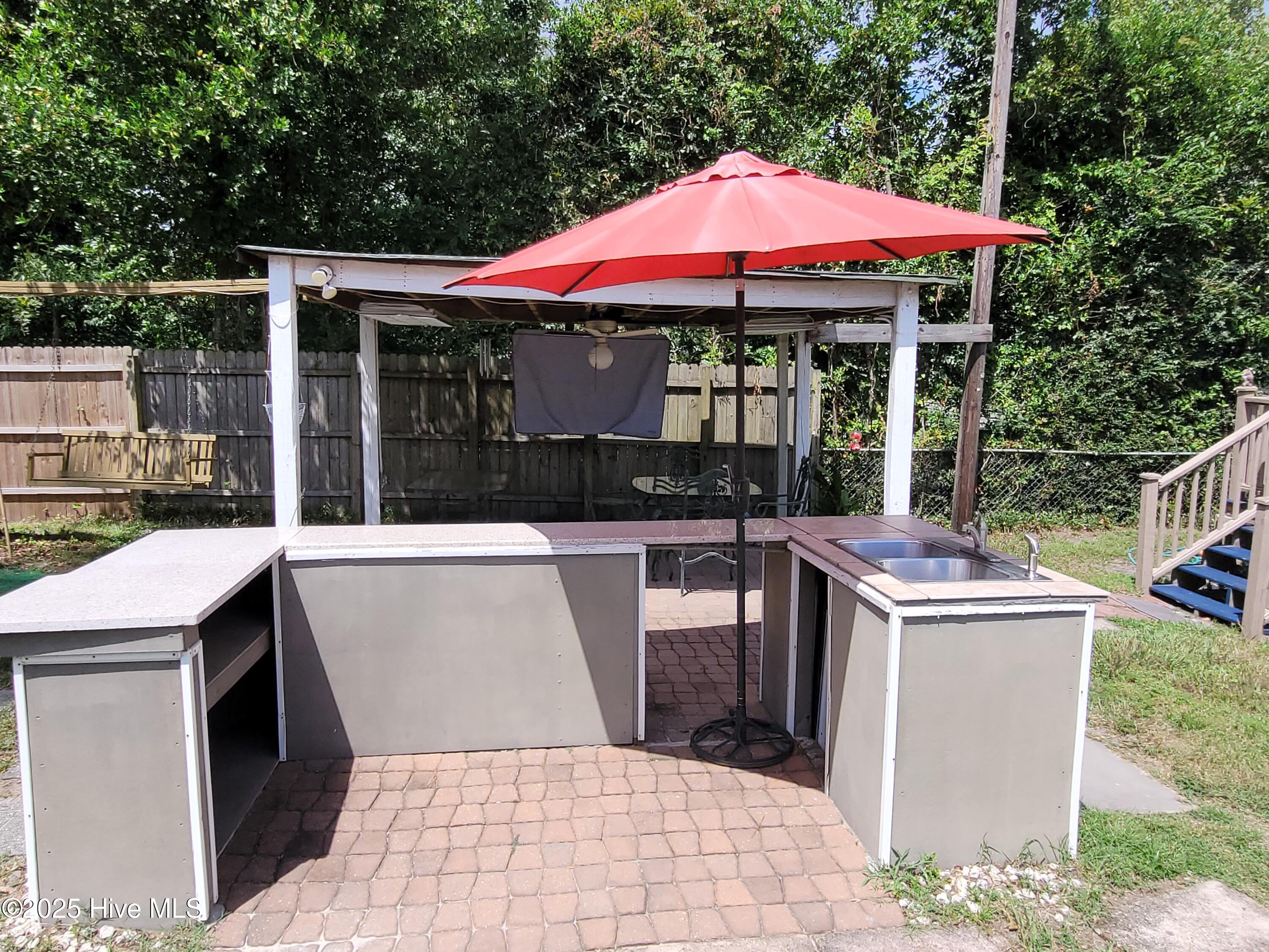 100531827 | Photo 21