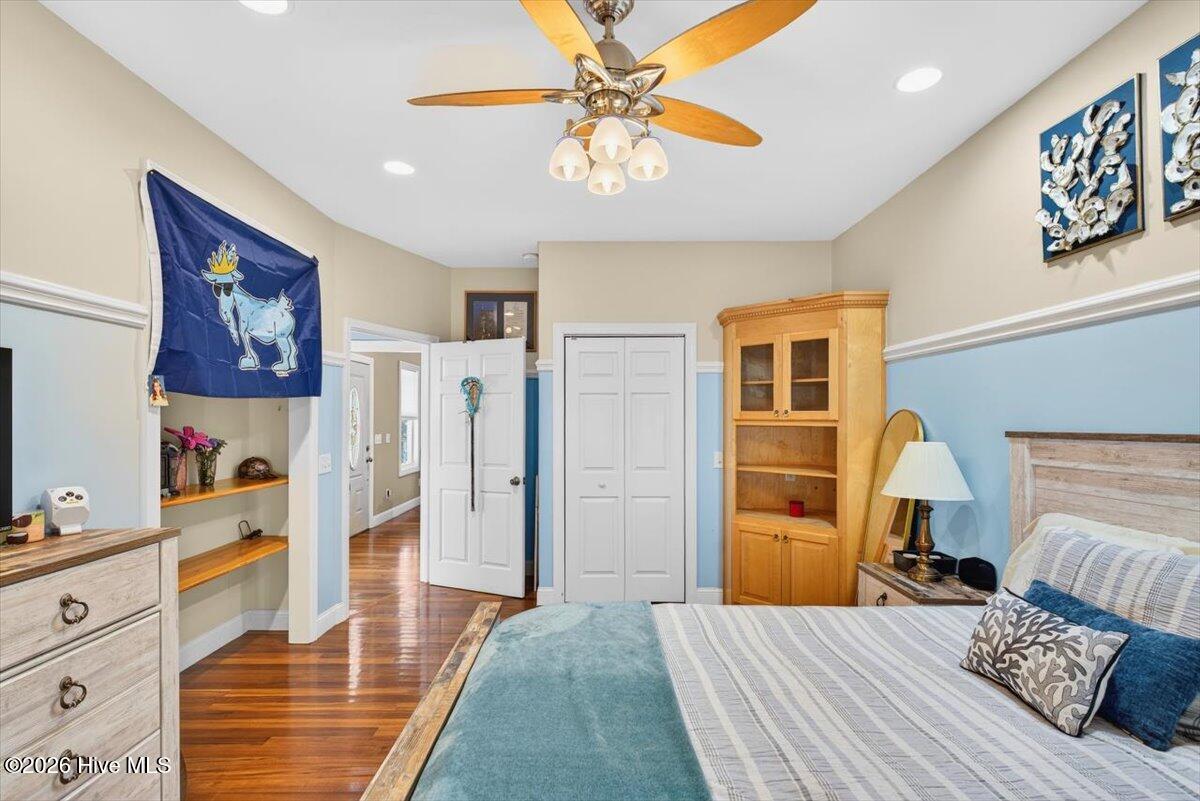 100551977 | Photo 26