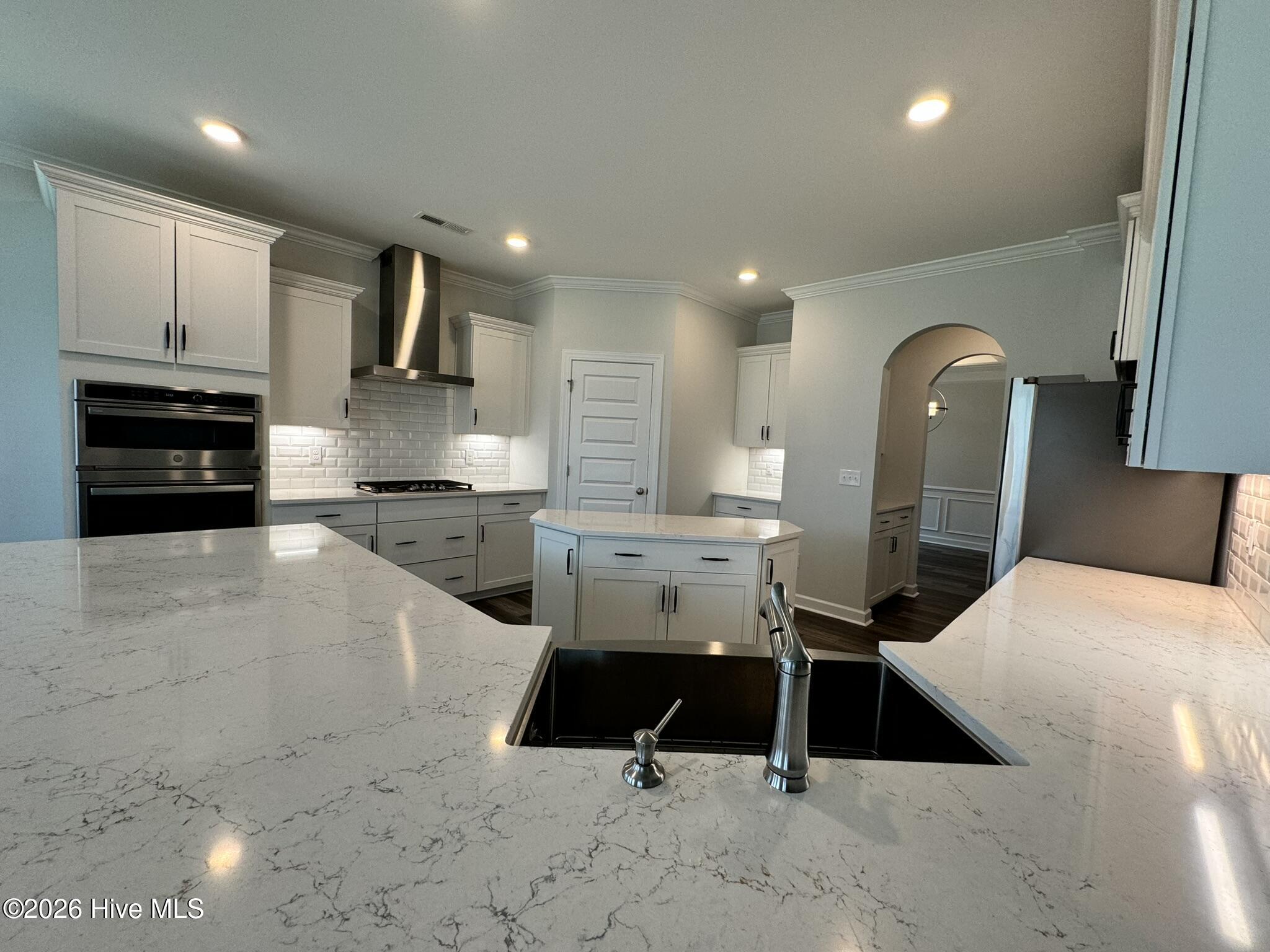 100558749 | Photo 13