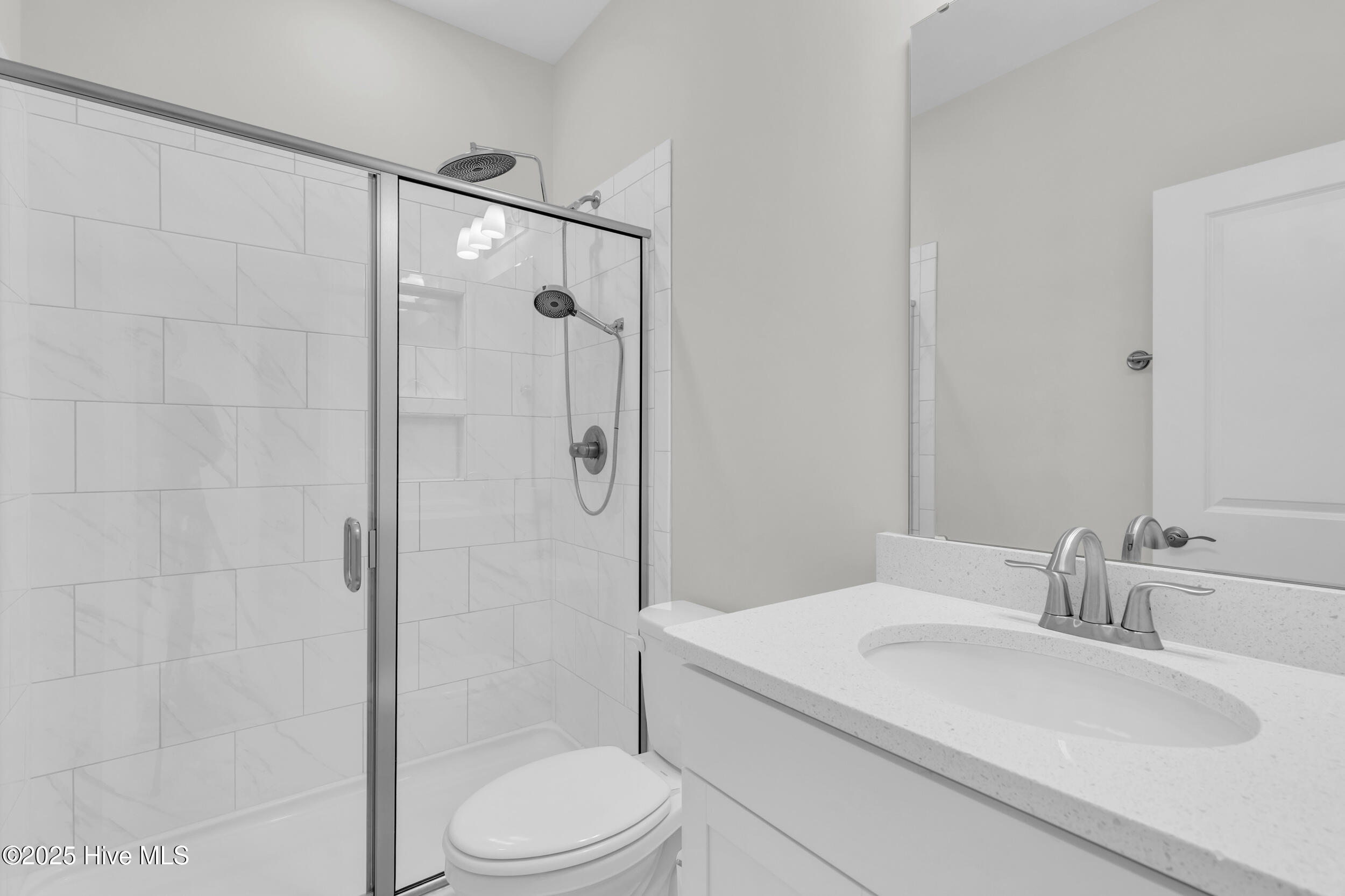 100532615 | Photo 28