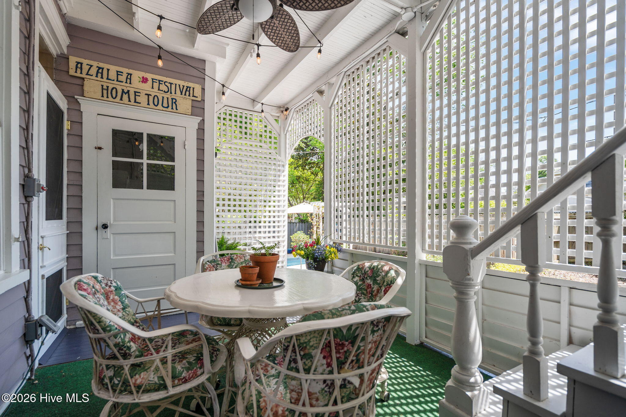 100566277 | Photo 33