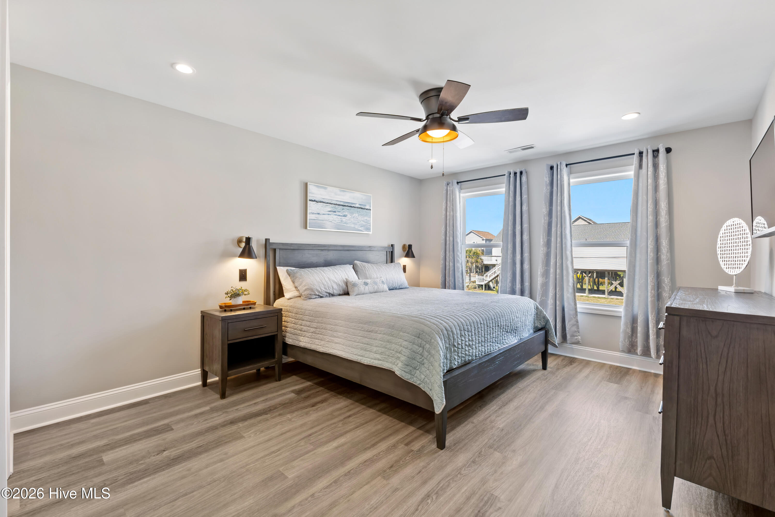 100564828 | Photo 17