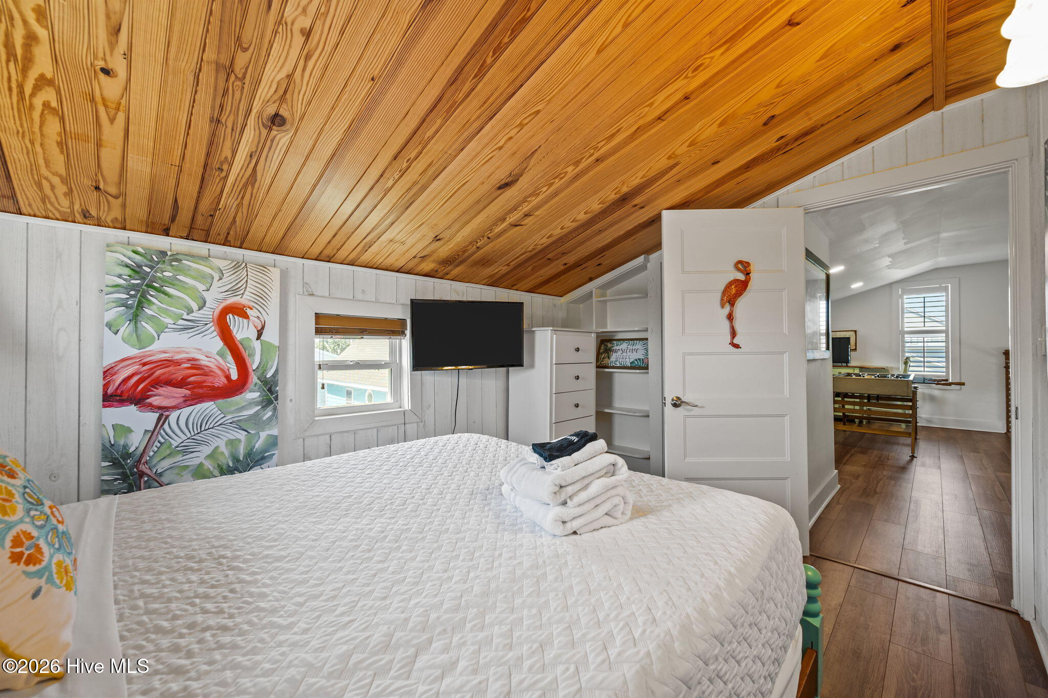 100569137 | Photo 42