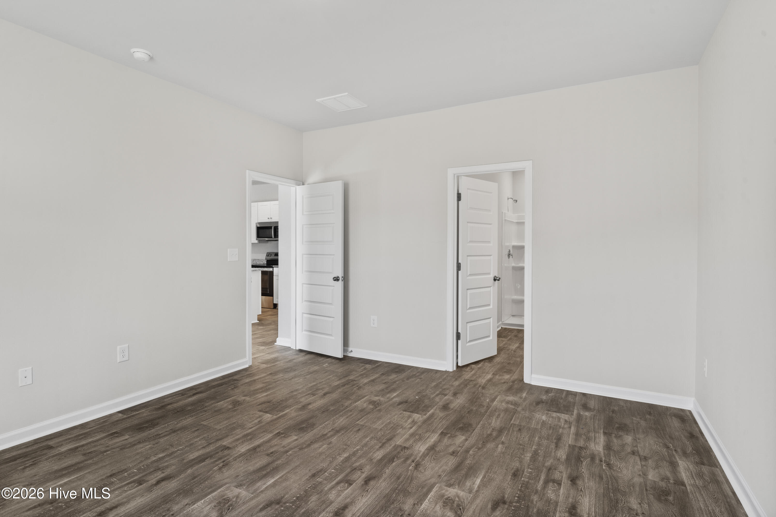 100557776 | Photo 16