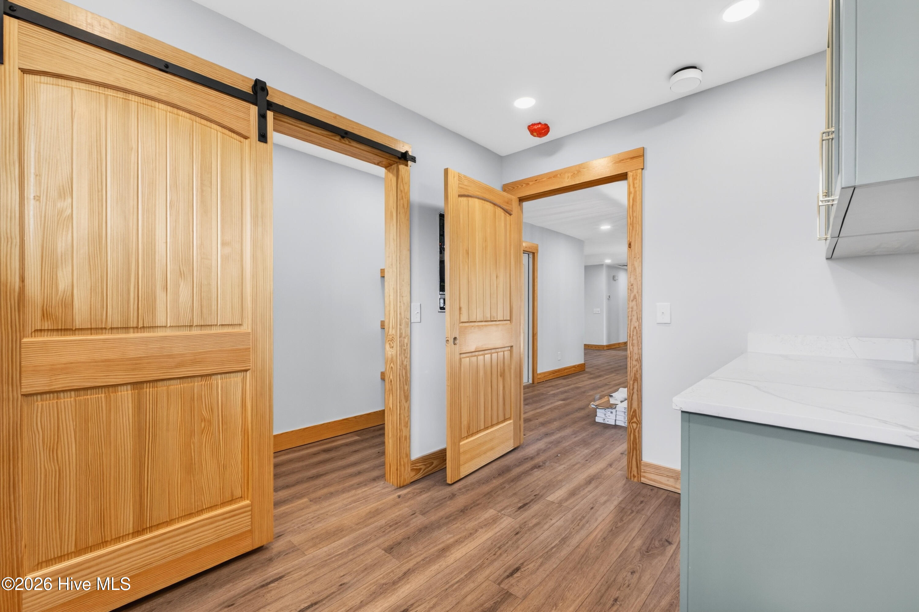 100552365 | Photo 18