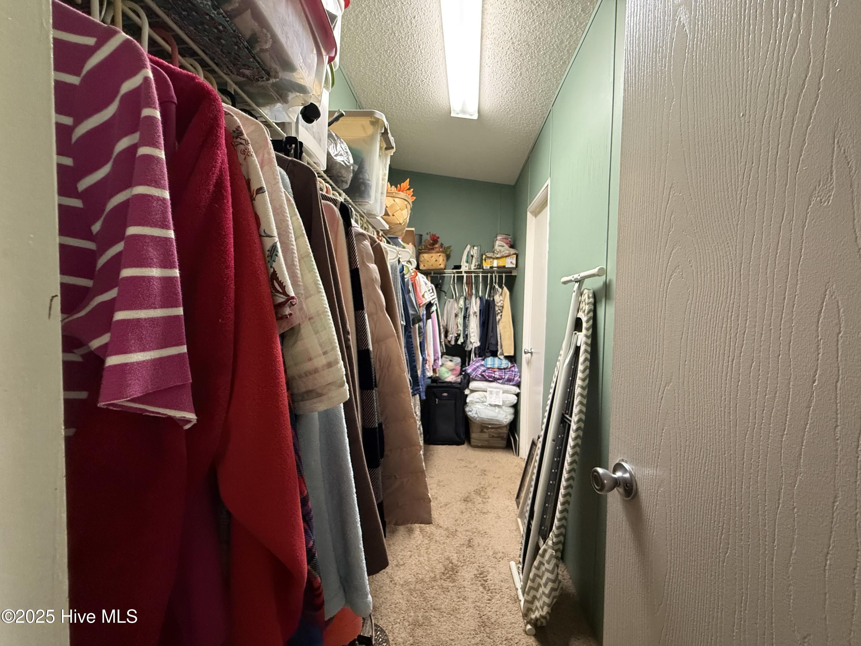 100502105 | Photo 40