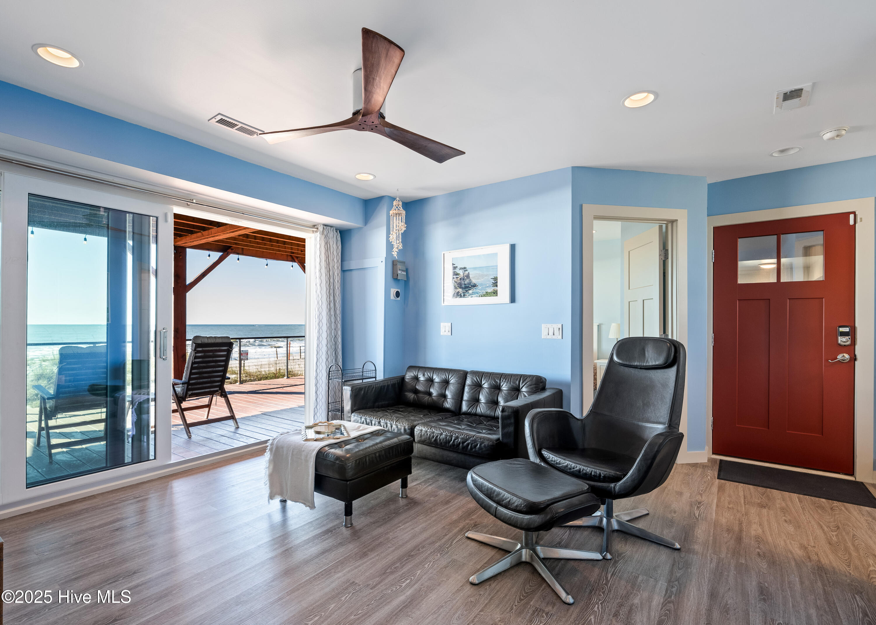 100539588 | Photo 14