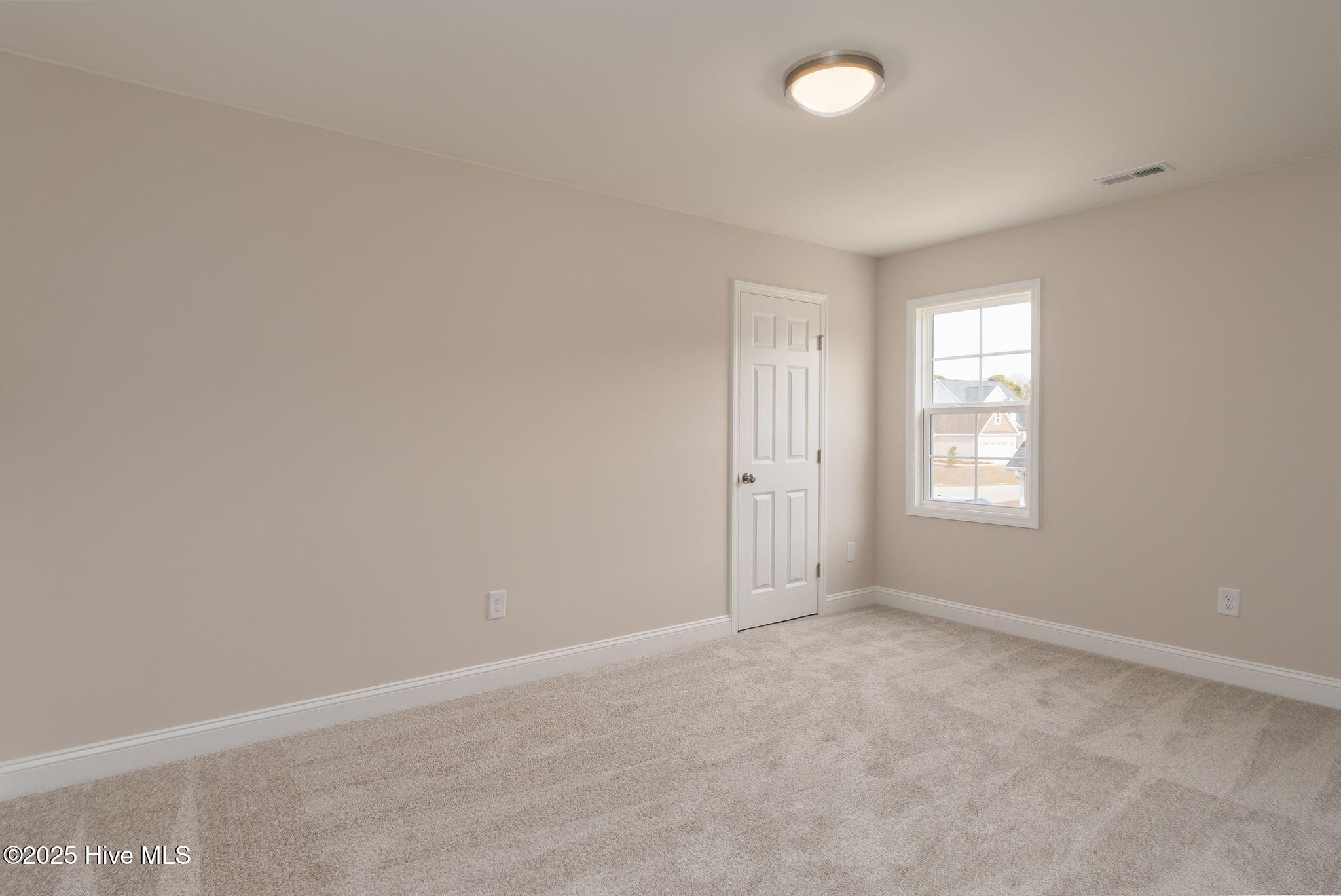 100531005 | Photo 37