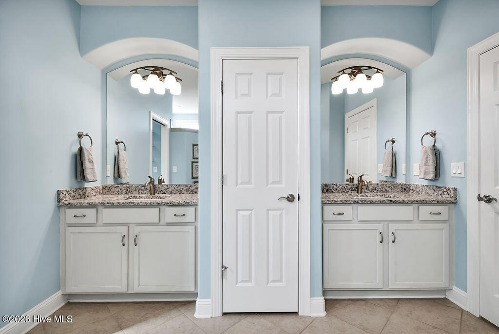 100558721 | Photo 28