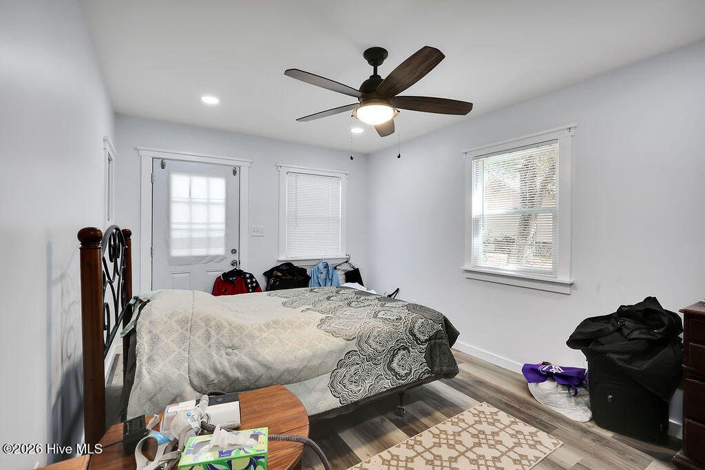 100555403 | Photo 38