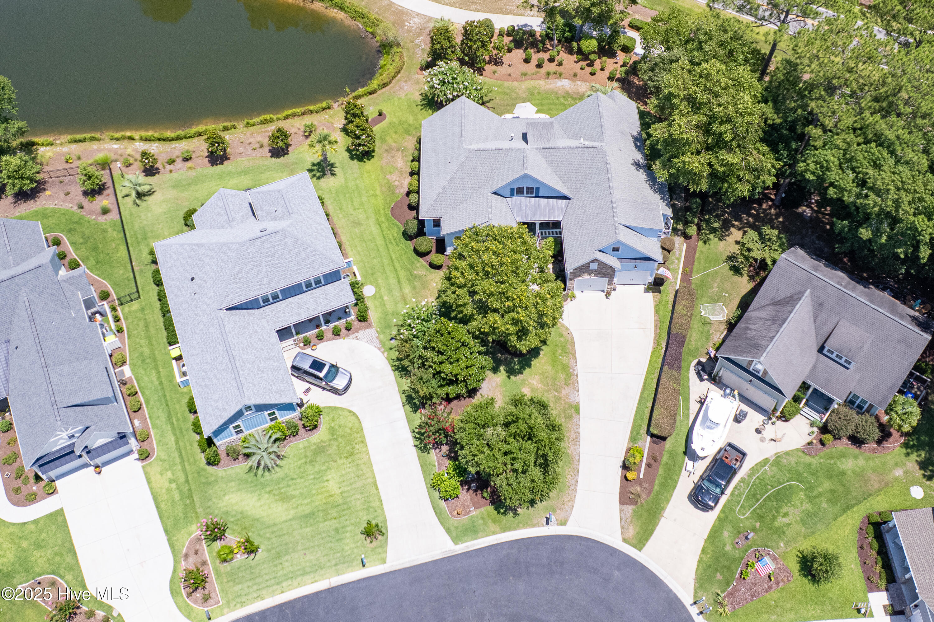 100519190 | Photo 44