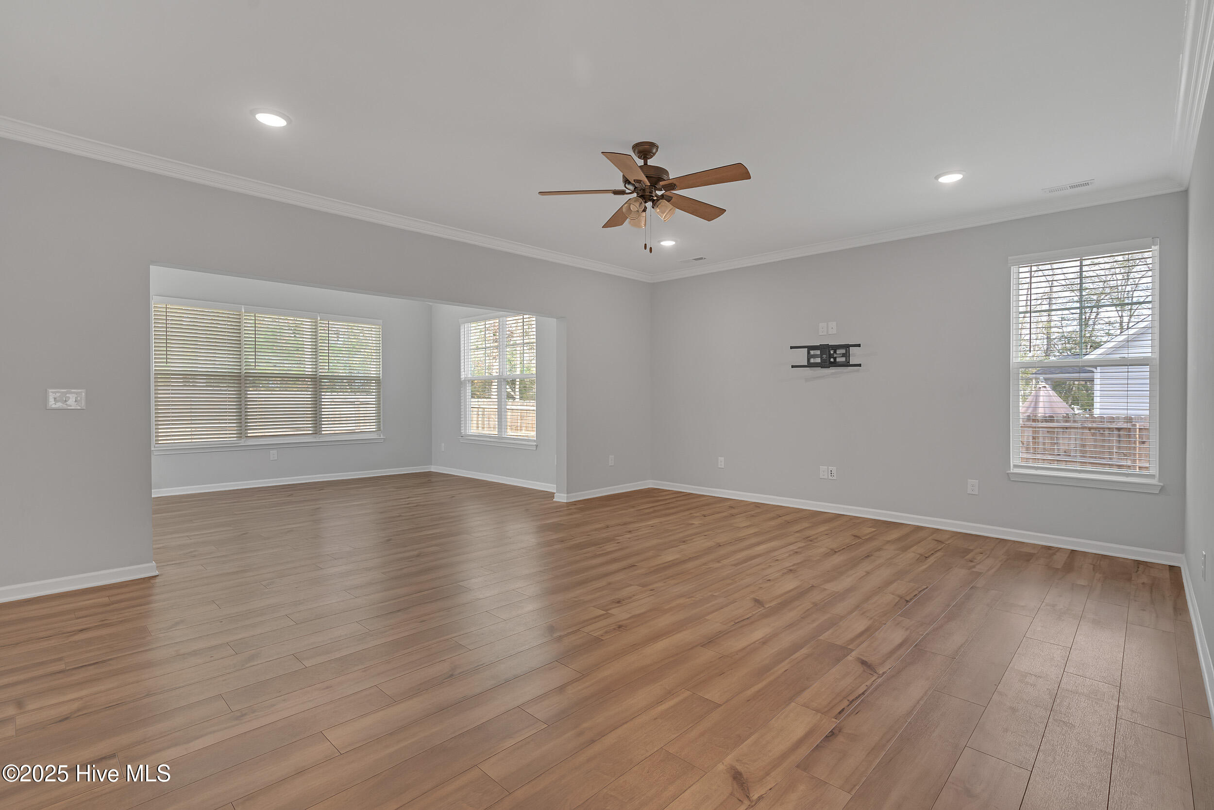 100544849 | Photo 19