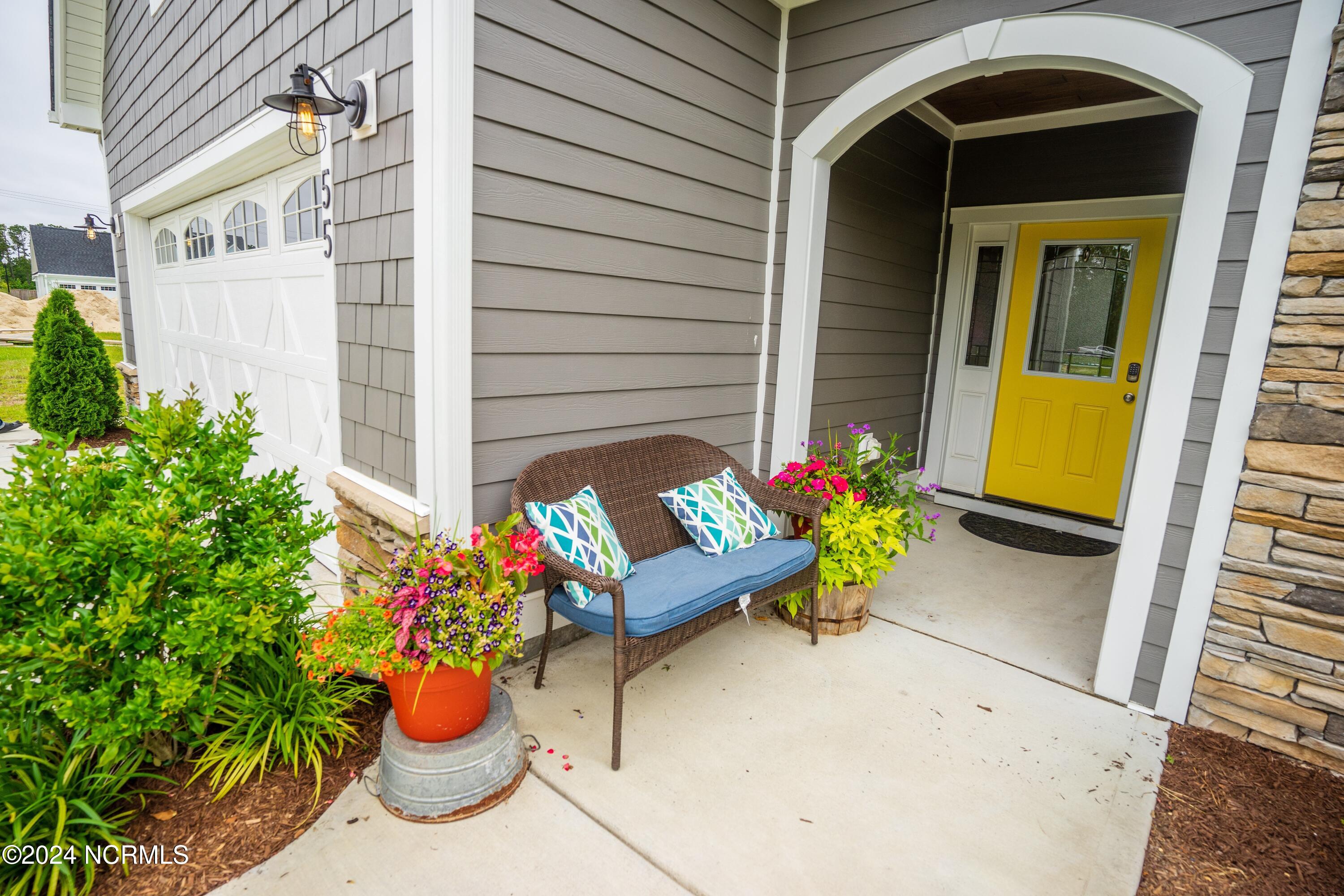 100579889 | Photo 7