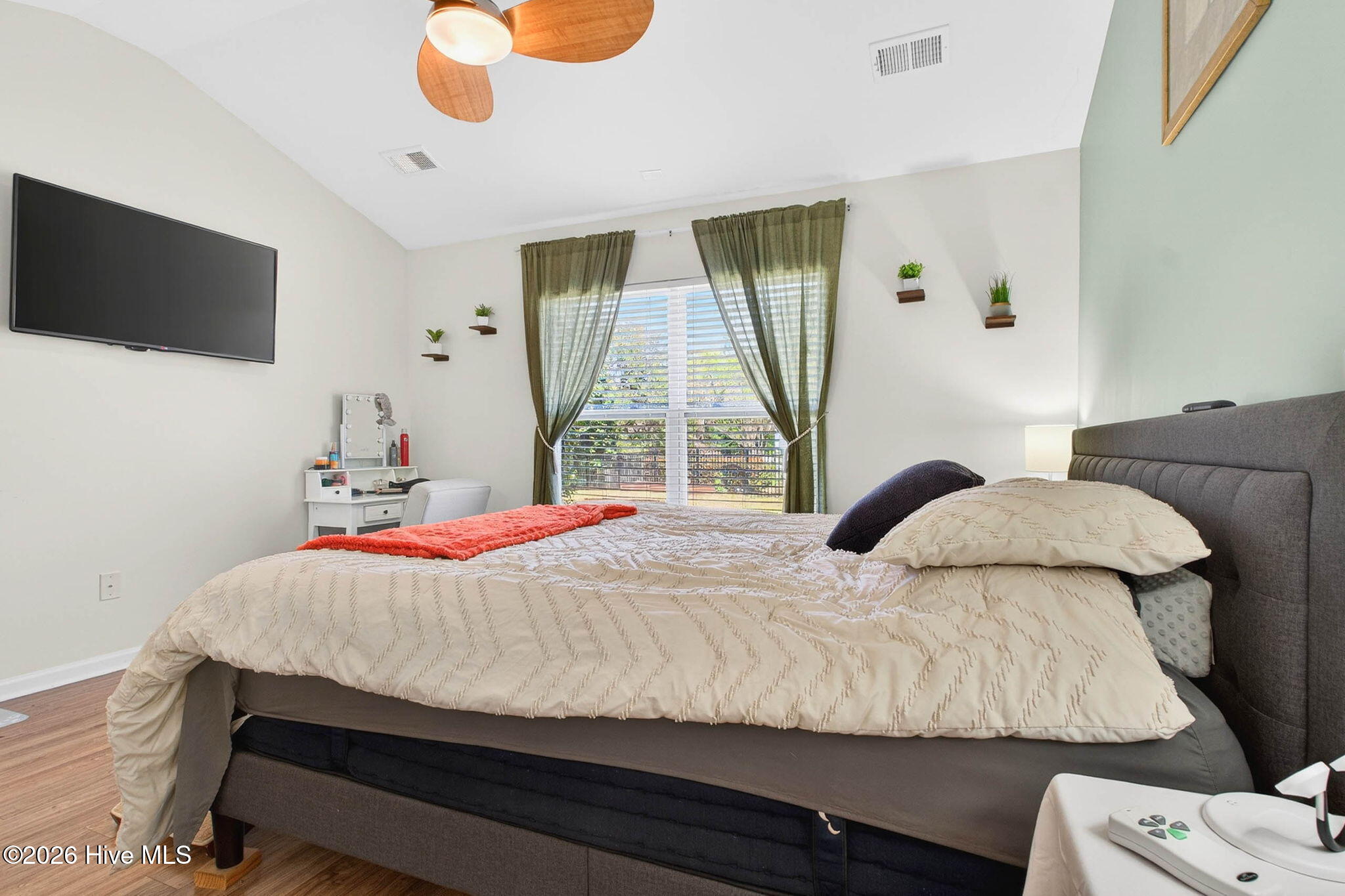 100564293 | Photo 12