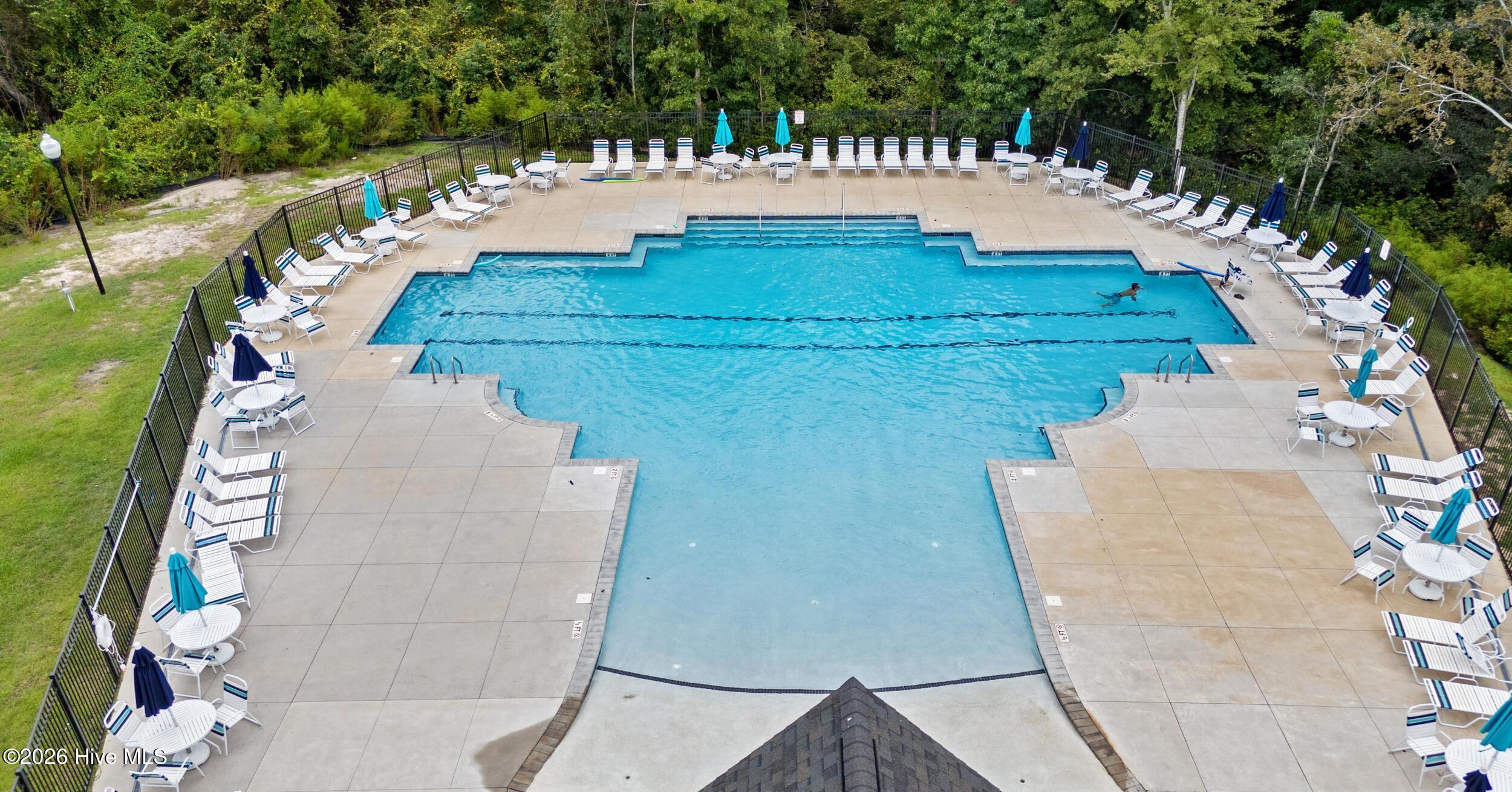 100565414 | Photo 48