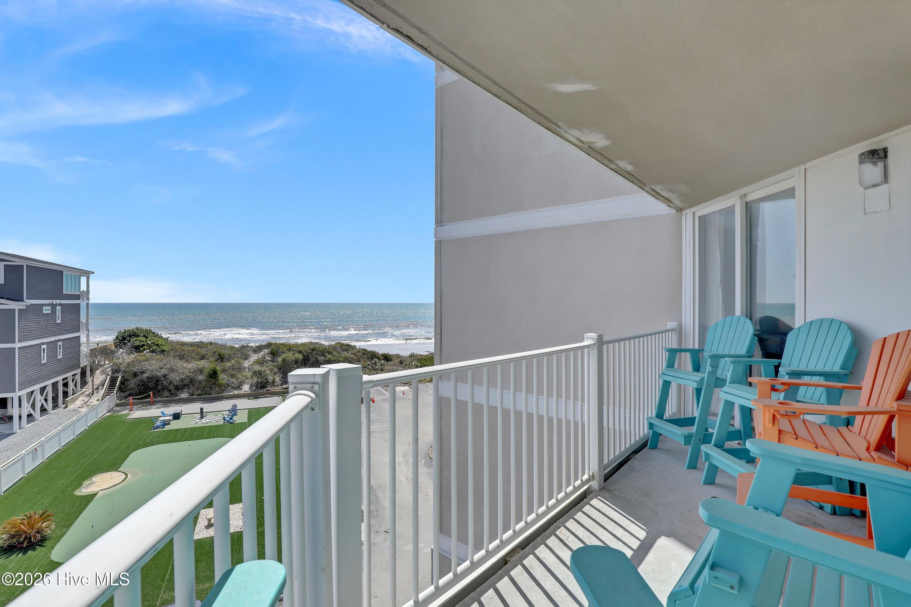 100565248 | Photo 12