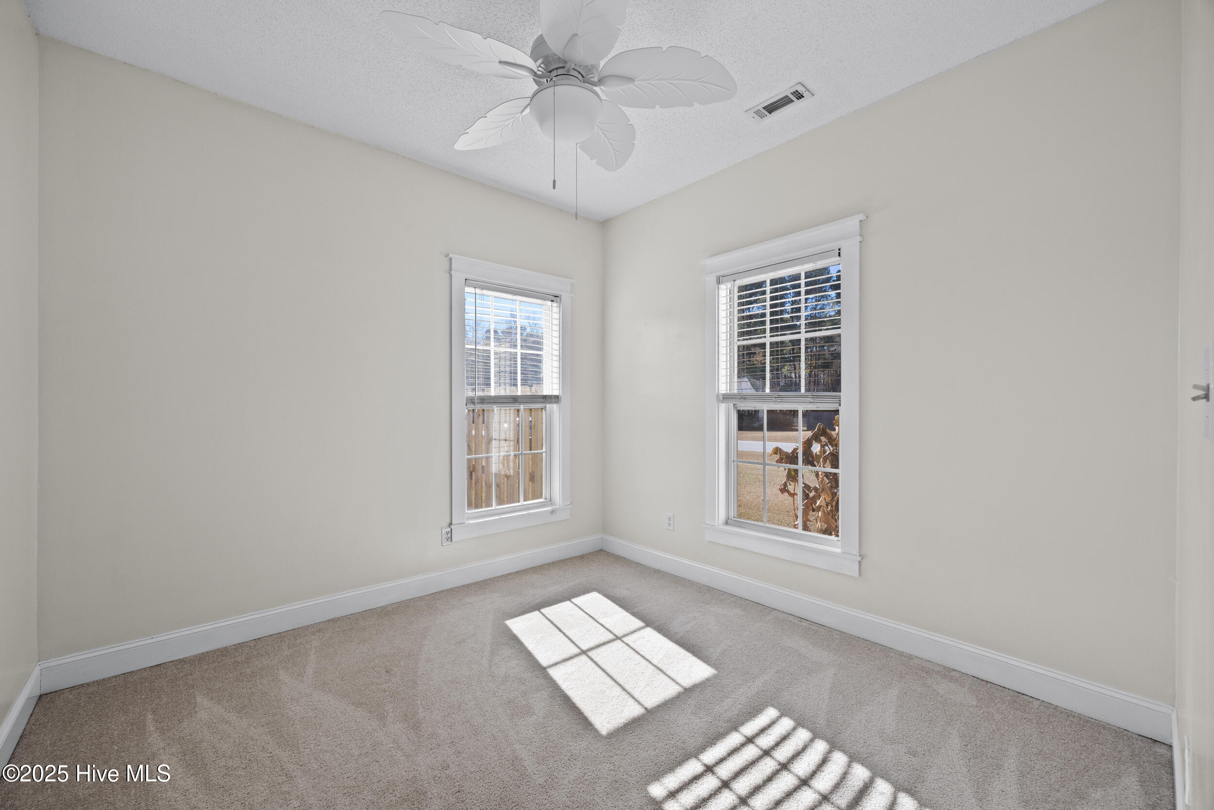 100545669 | Photo 30