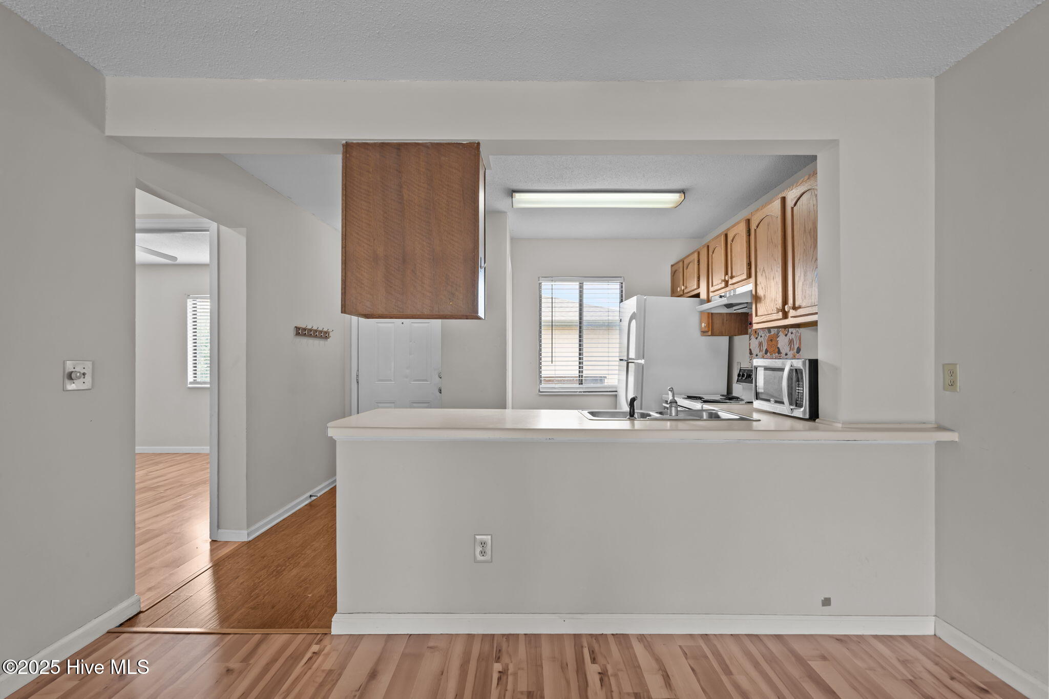 100529850 | Photo 13