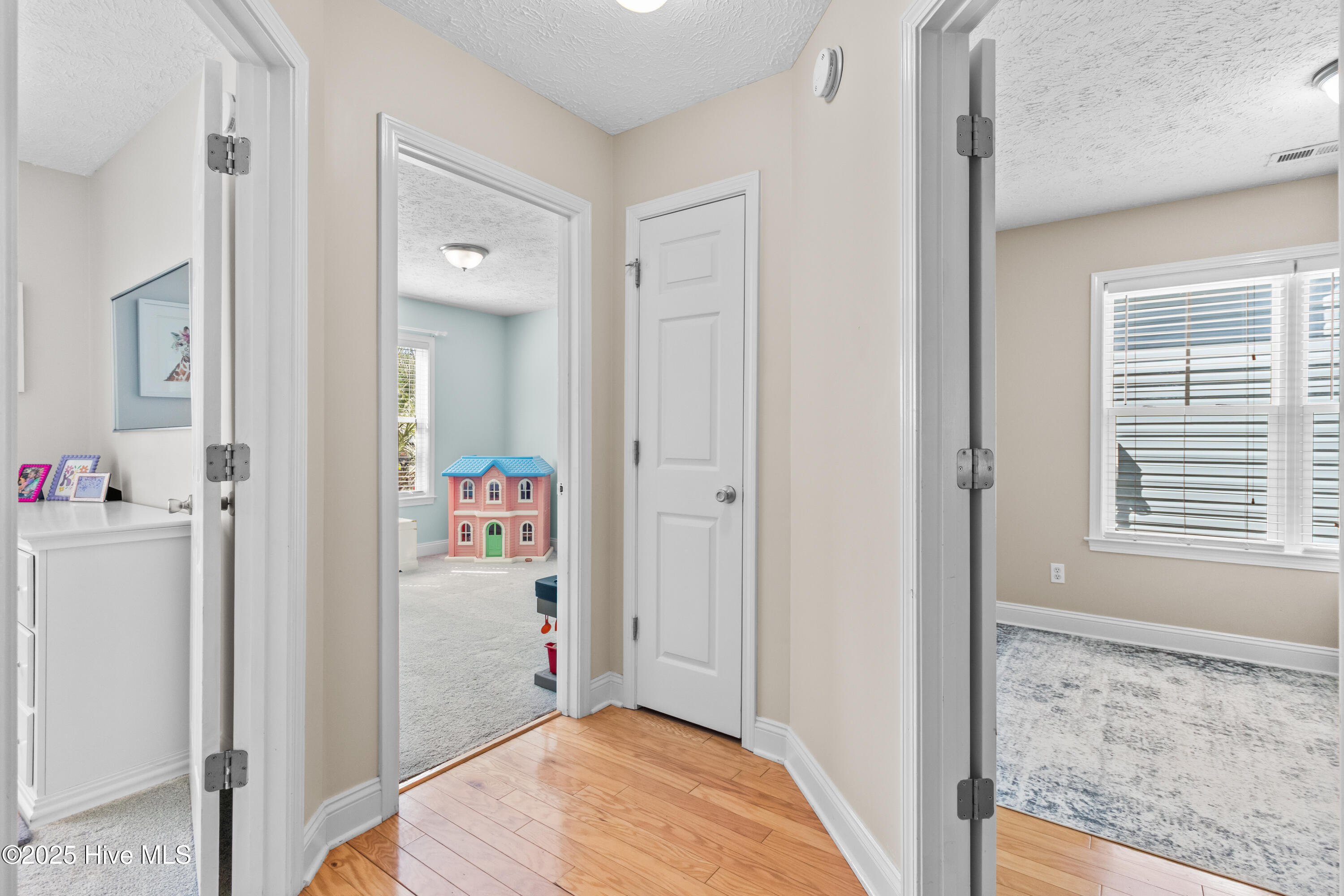 513 Catamaran Drive, Wilmington, NC 28412 – photo 21: 23_hallway