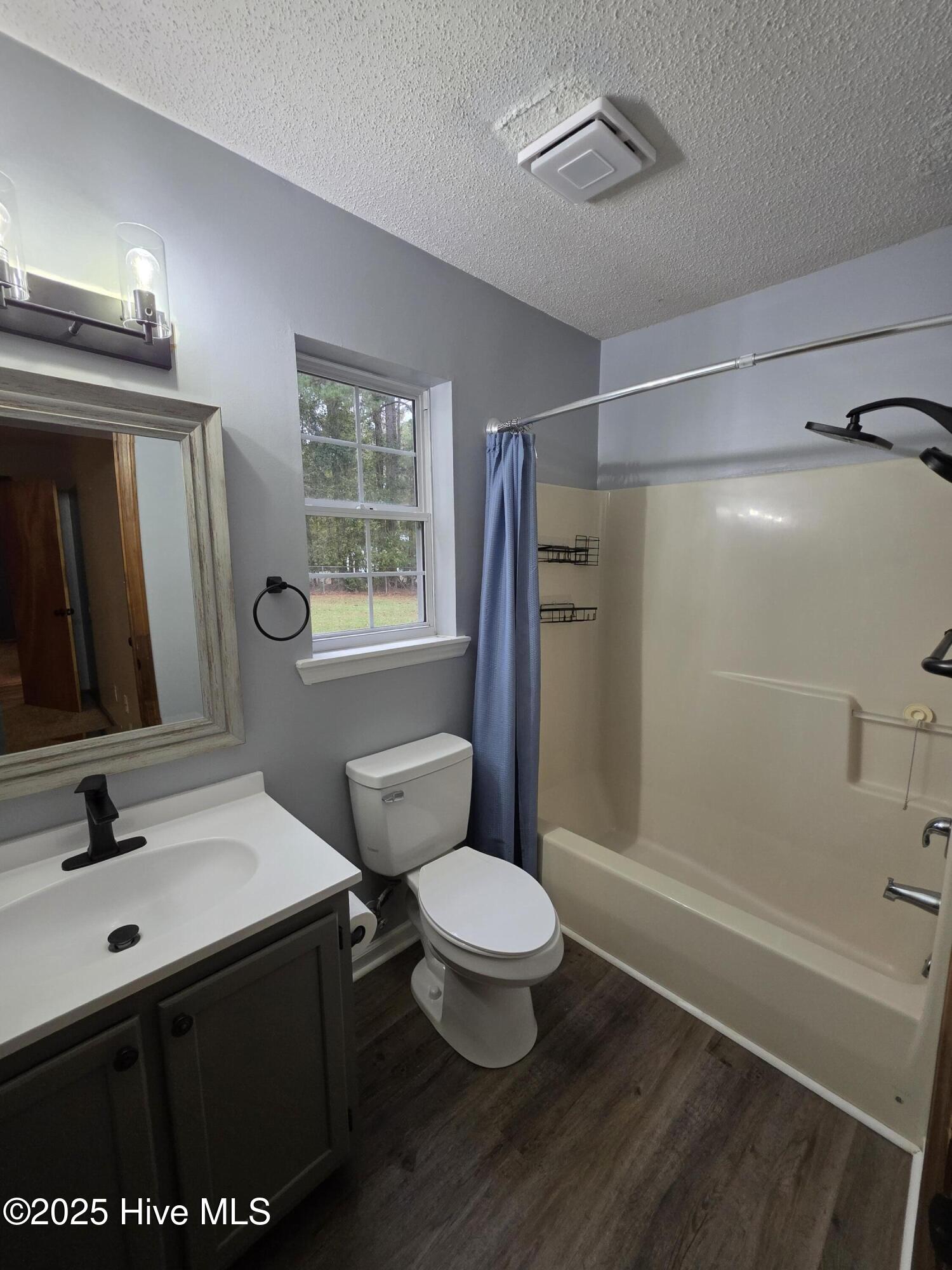 100538348 | Photo 23