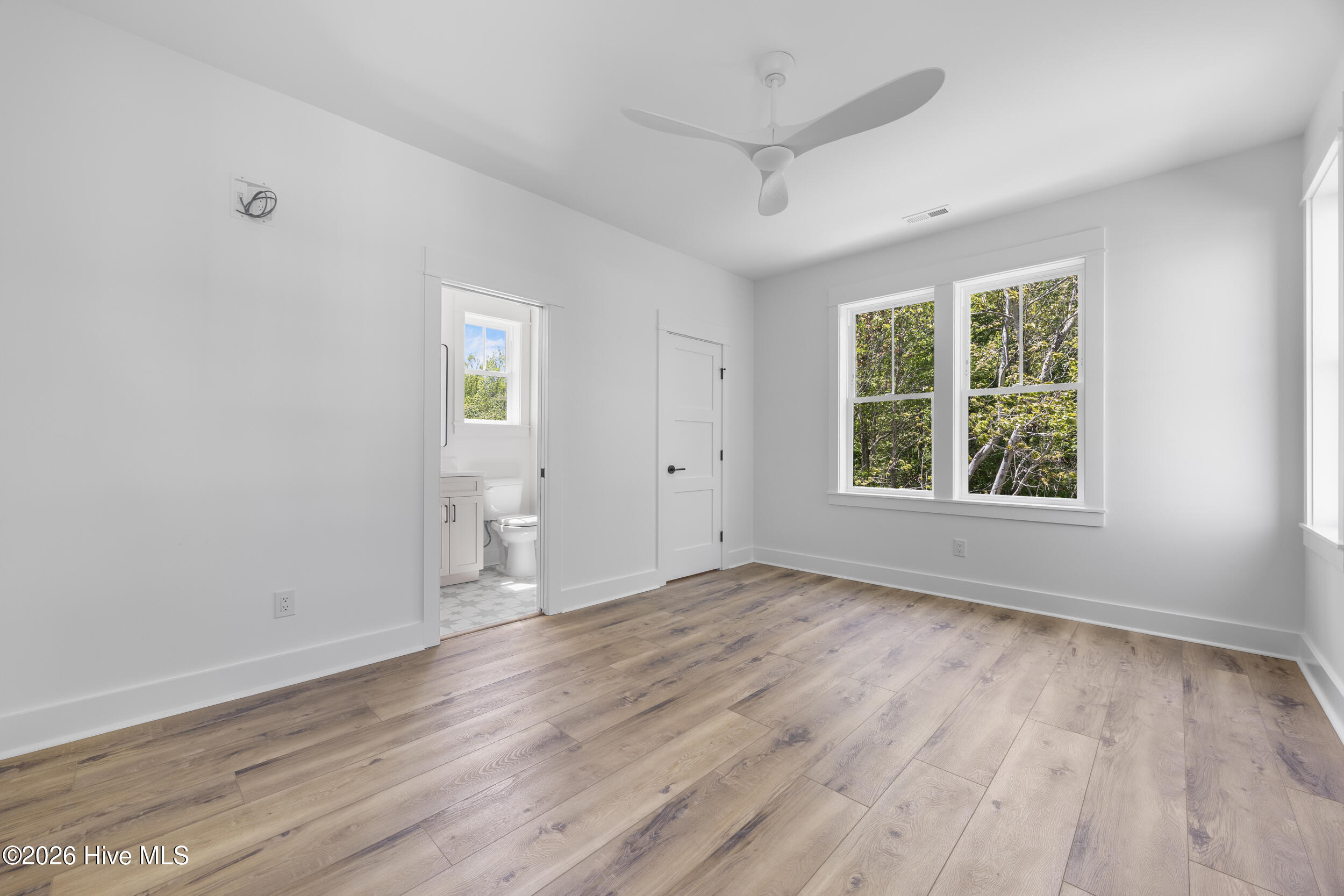 100567625 | Photo 27