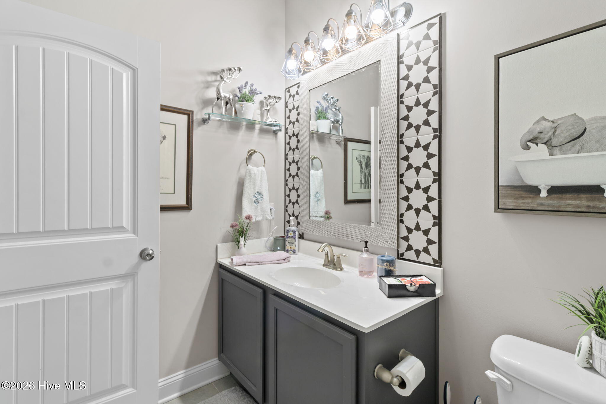 100560055 | Photo 27