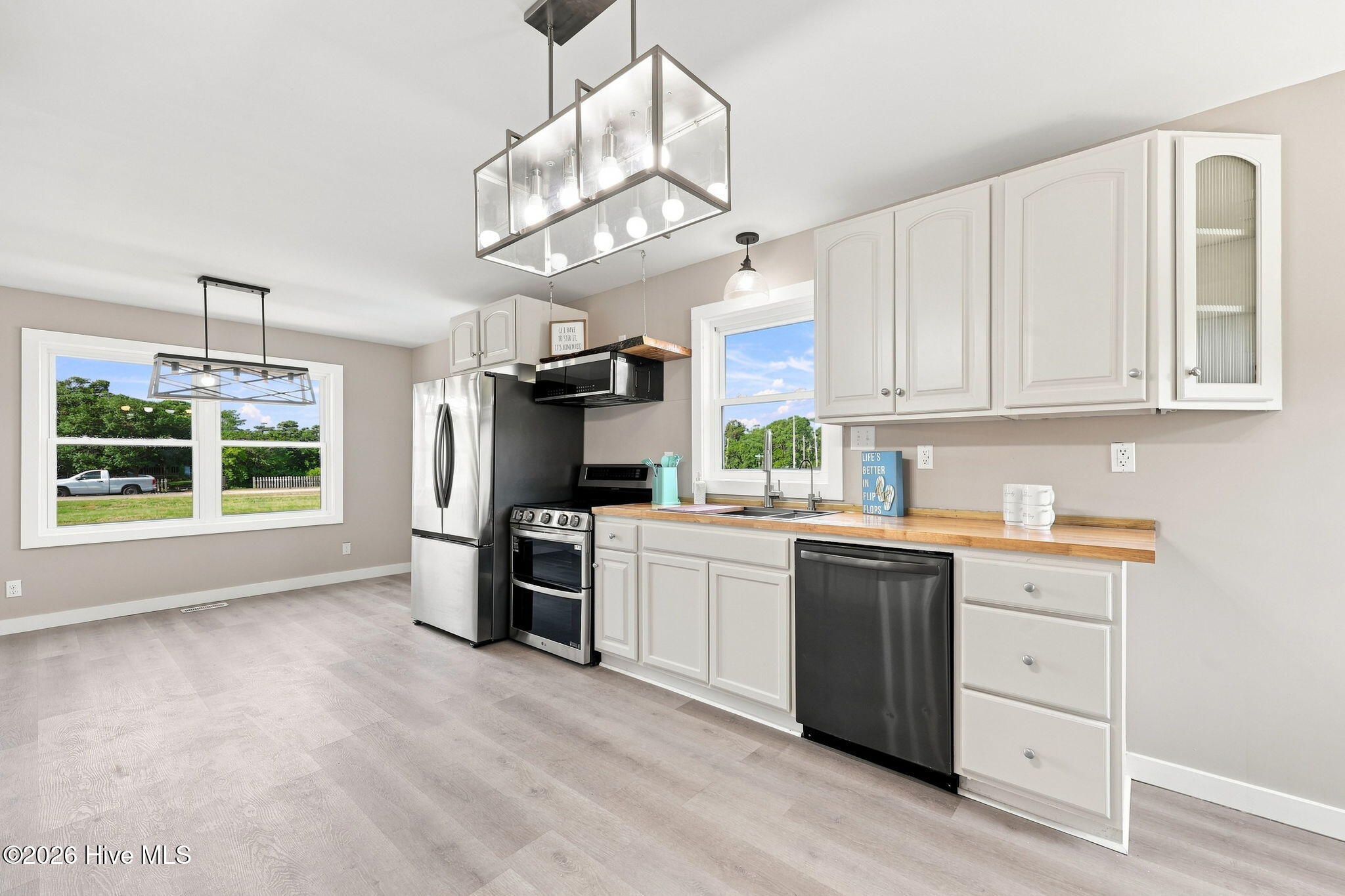 3rd image of 377 Diamond City Dr, Harkers Island, NC 28531 | MLS# 100598550