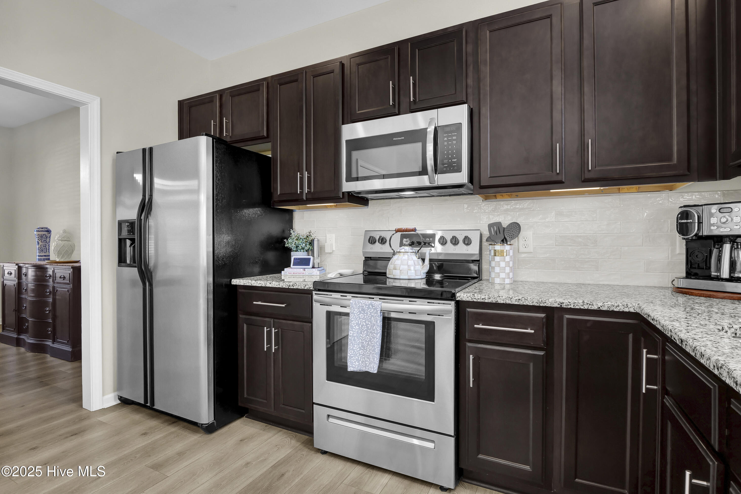 100537920 | Photo 16