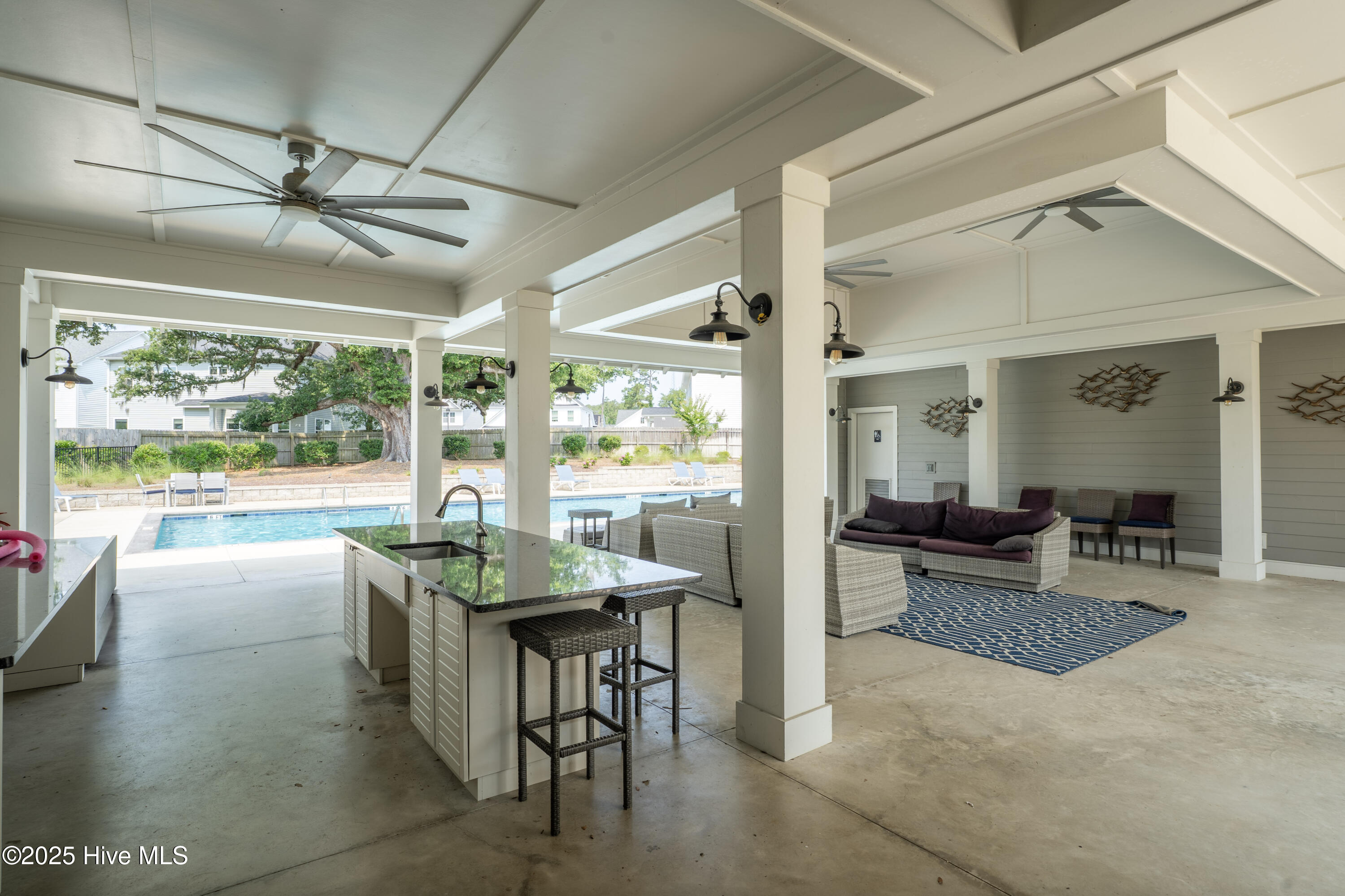 100511448 | Photo 41