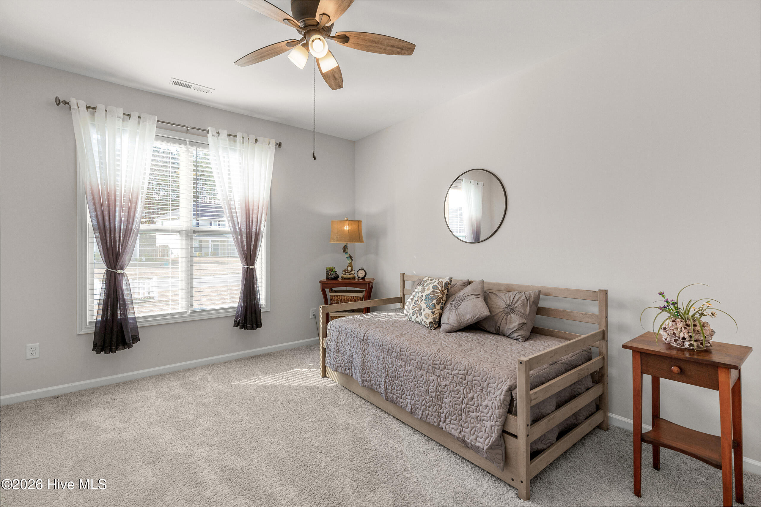 100557607 | Photo 26