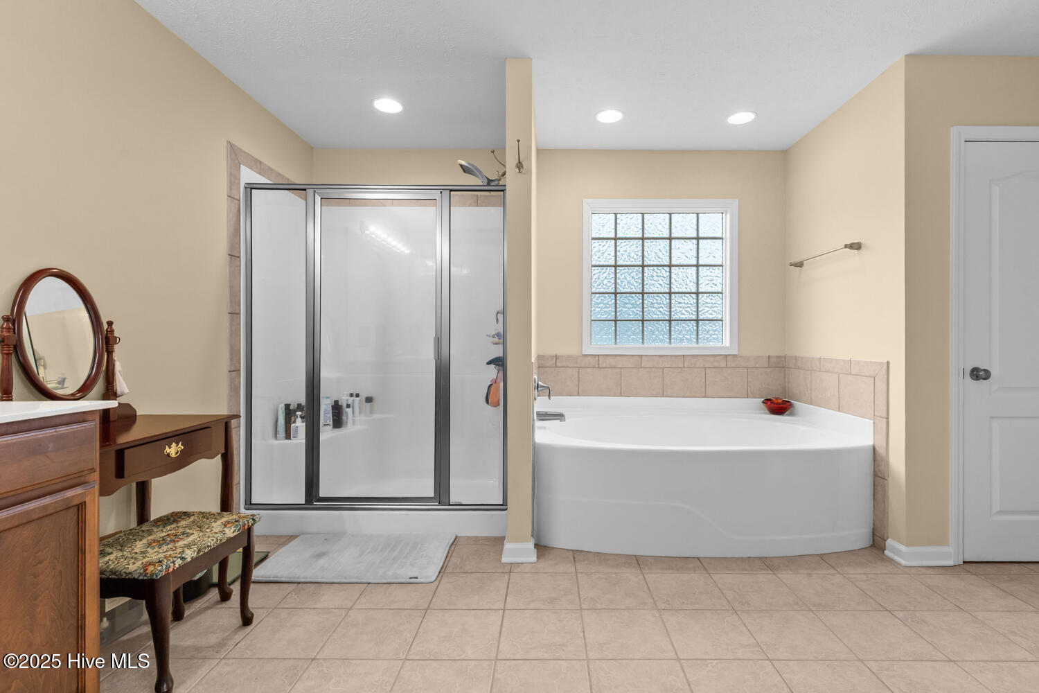 100535732 | Photo 30