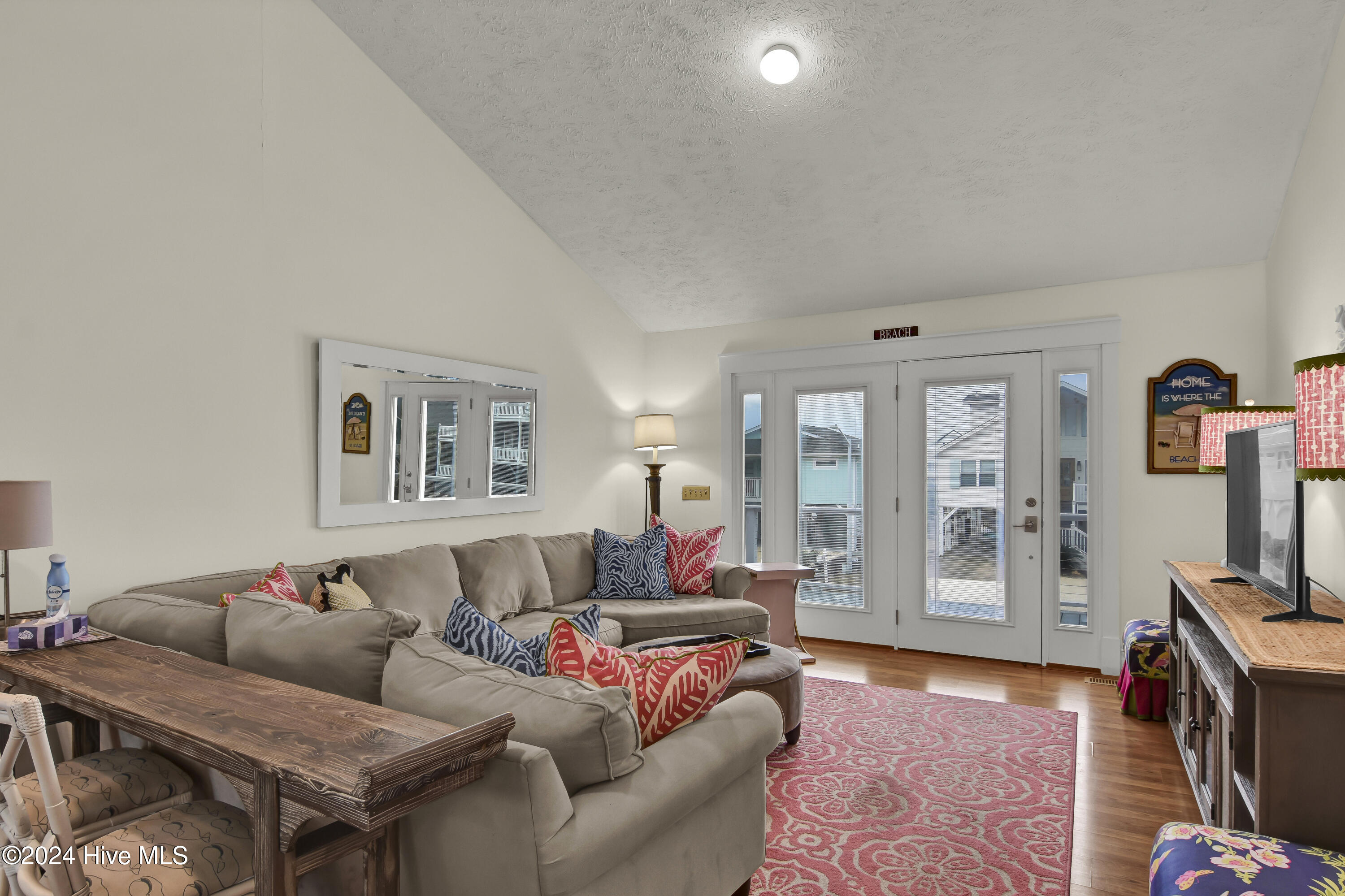 100512671 | Photo 13