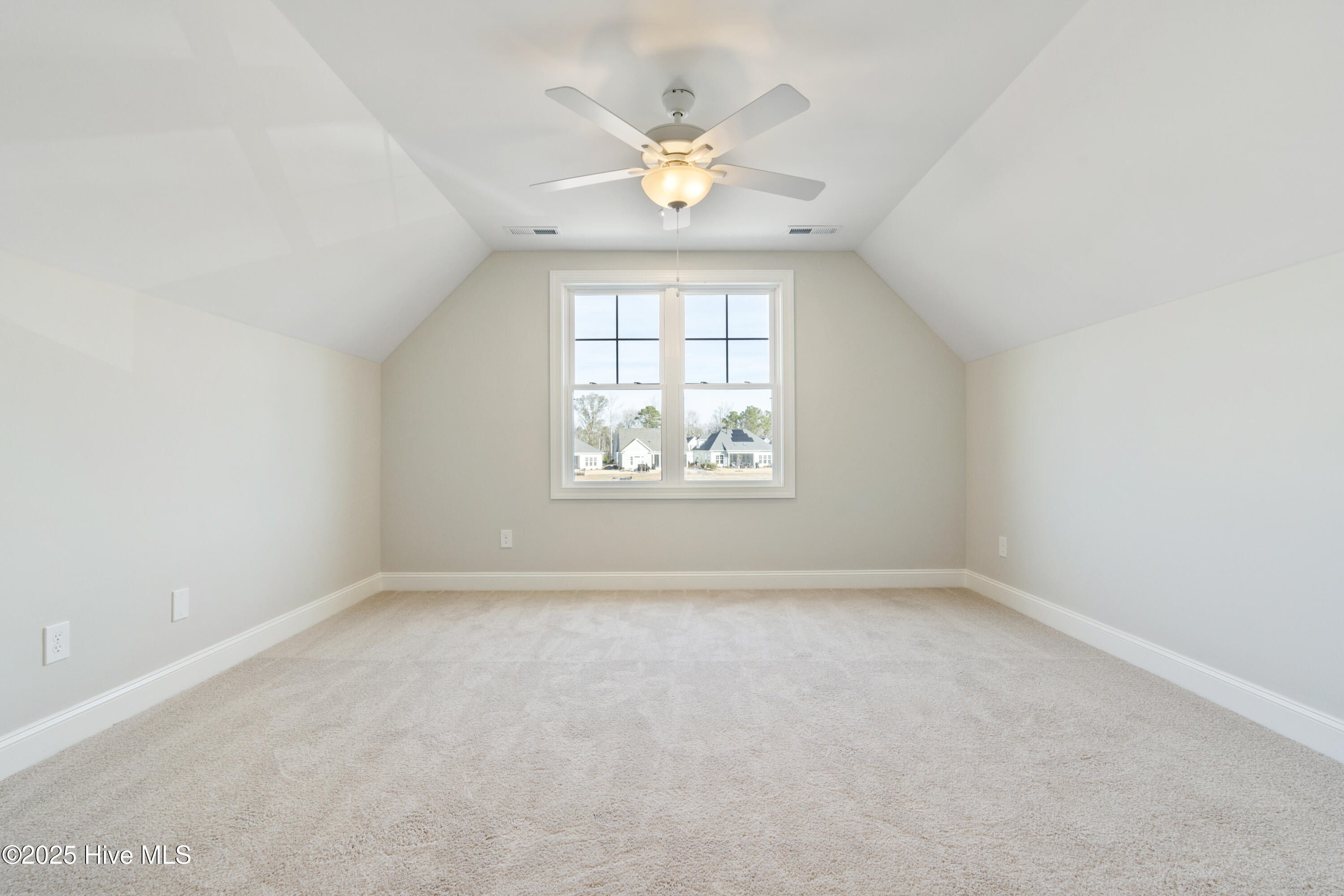 100526979 | Photo 20