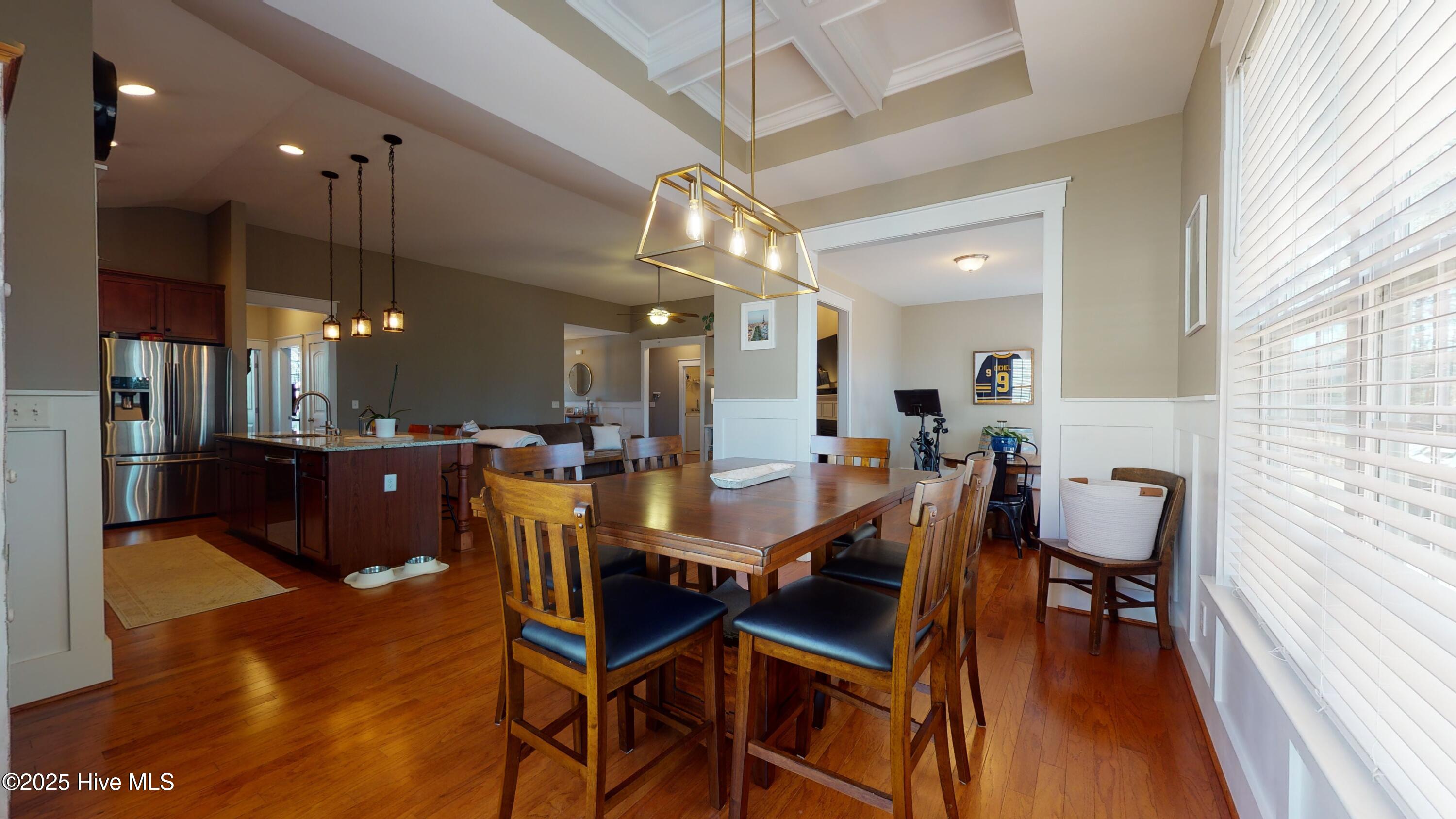 100570166 | Photo 34