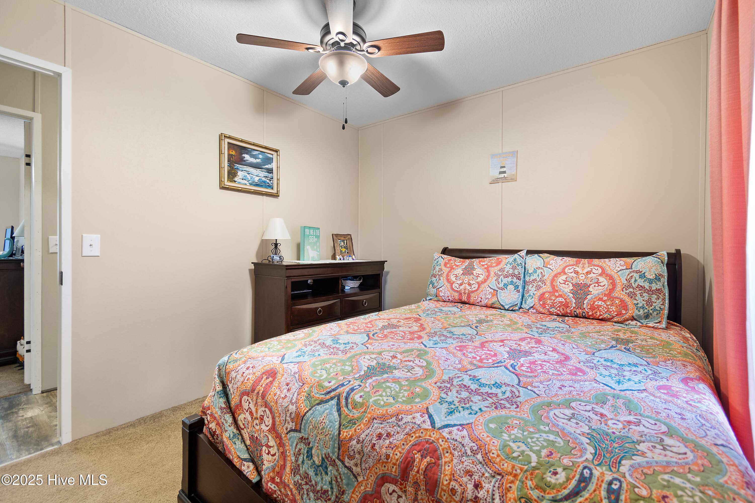 100570016 | Photo 25