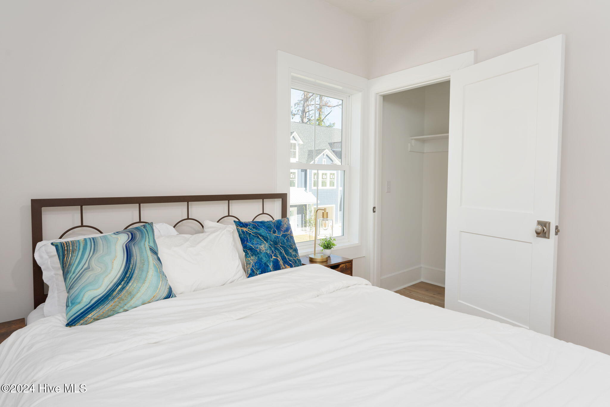 100454343 | Photo 25