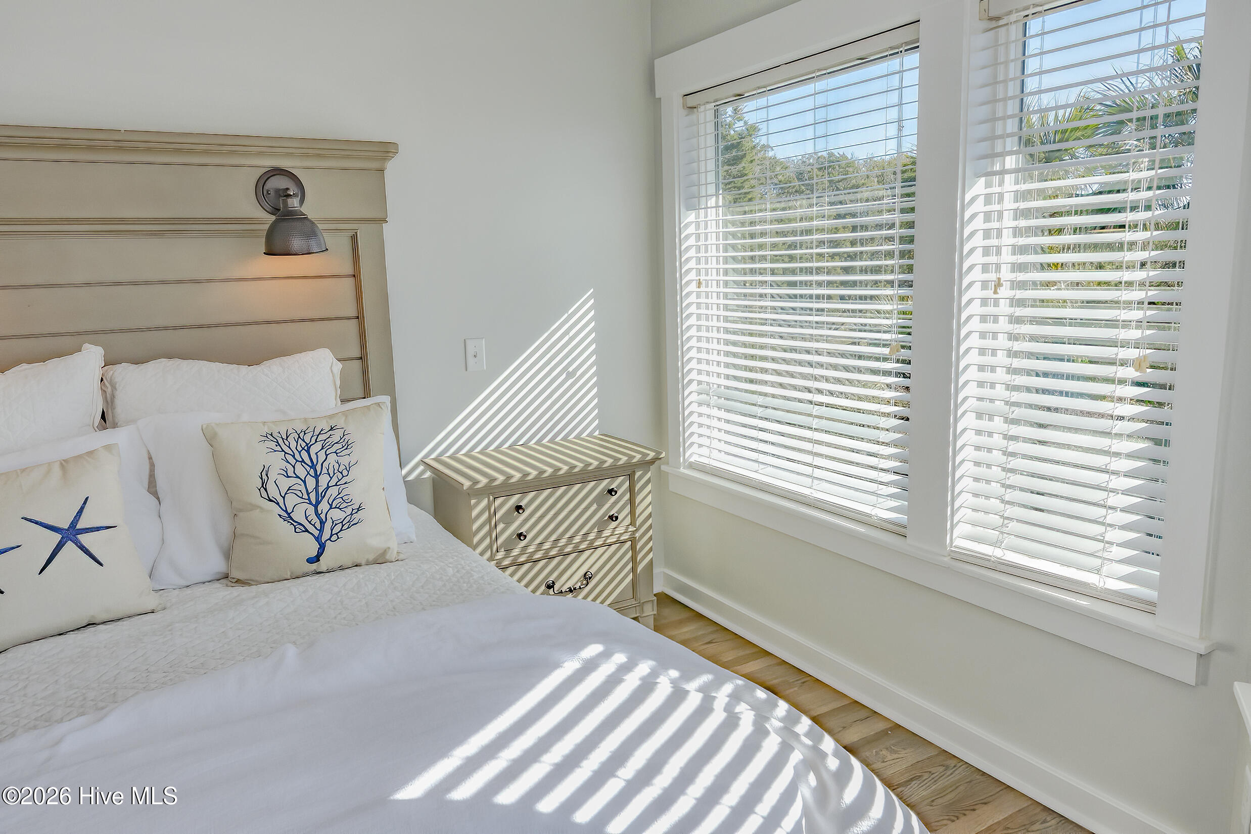 100560271 | Photo 47