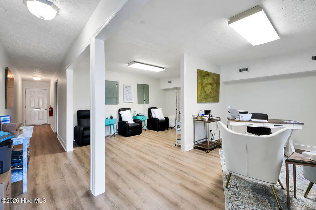 100553485 | Photo 14