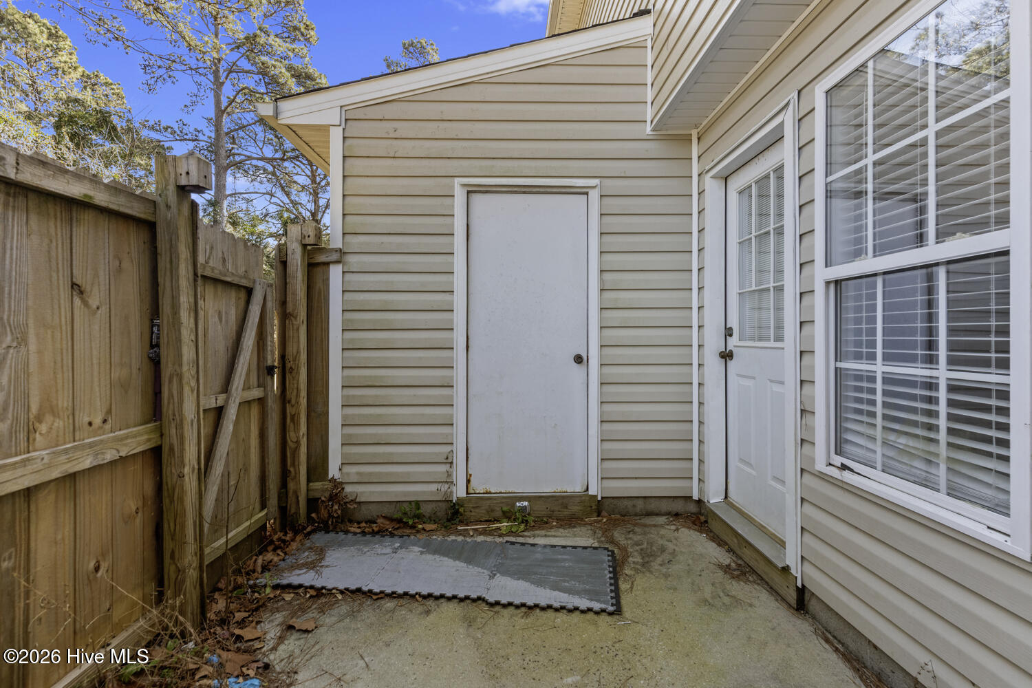 100551879 | Photo 18