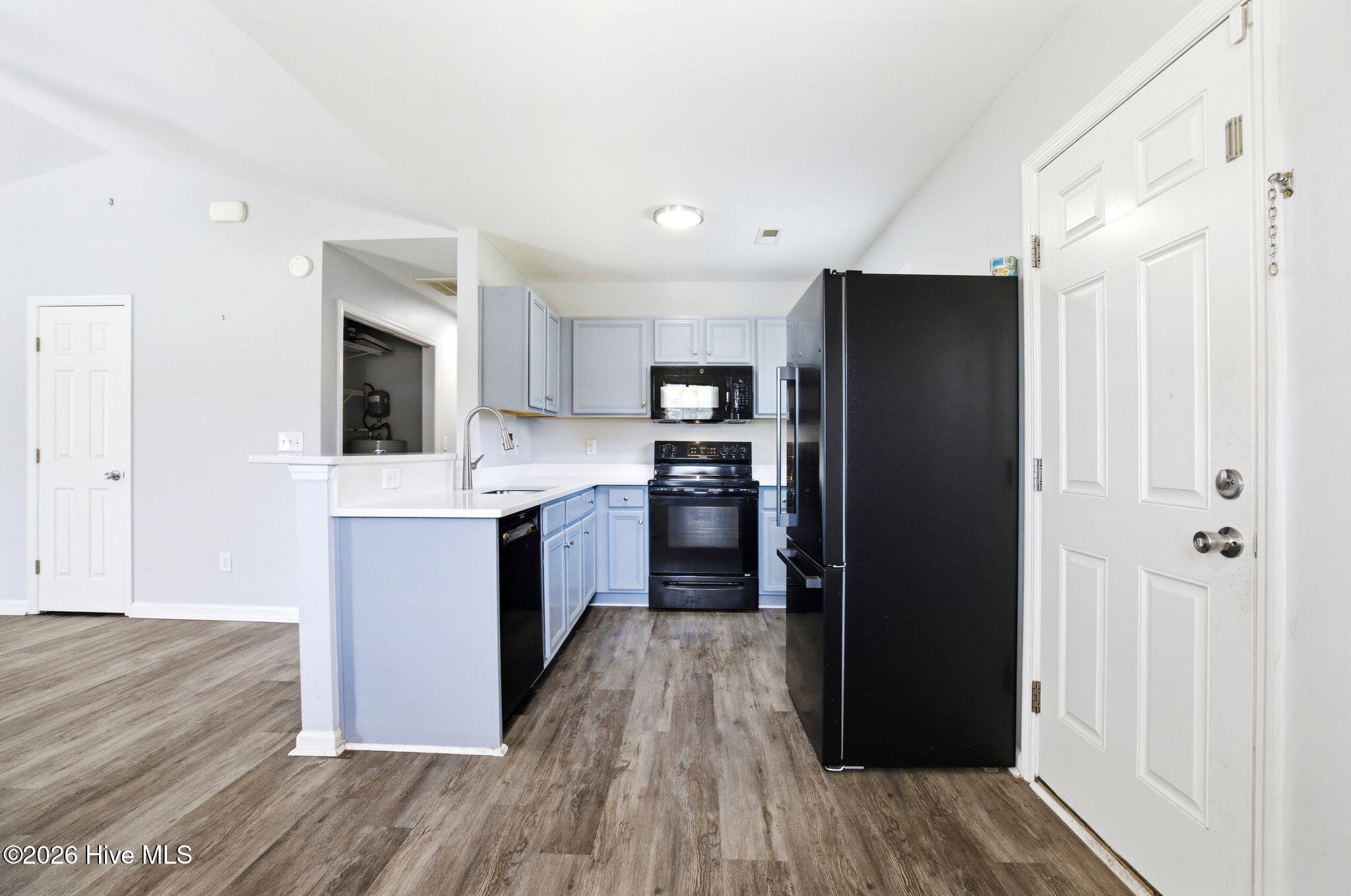 100567407 | Photo 13