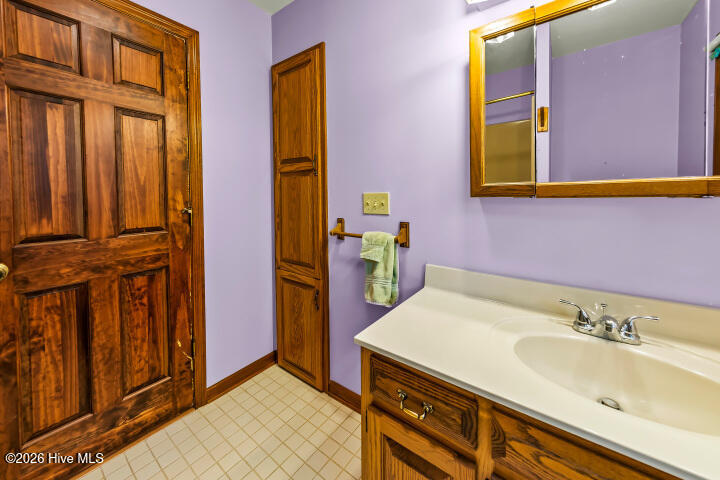 519 Country Club Drive W,Arapahoe