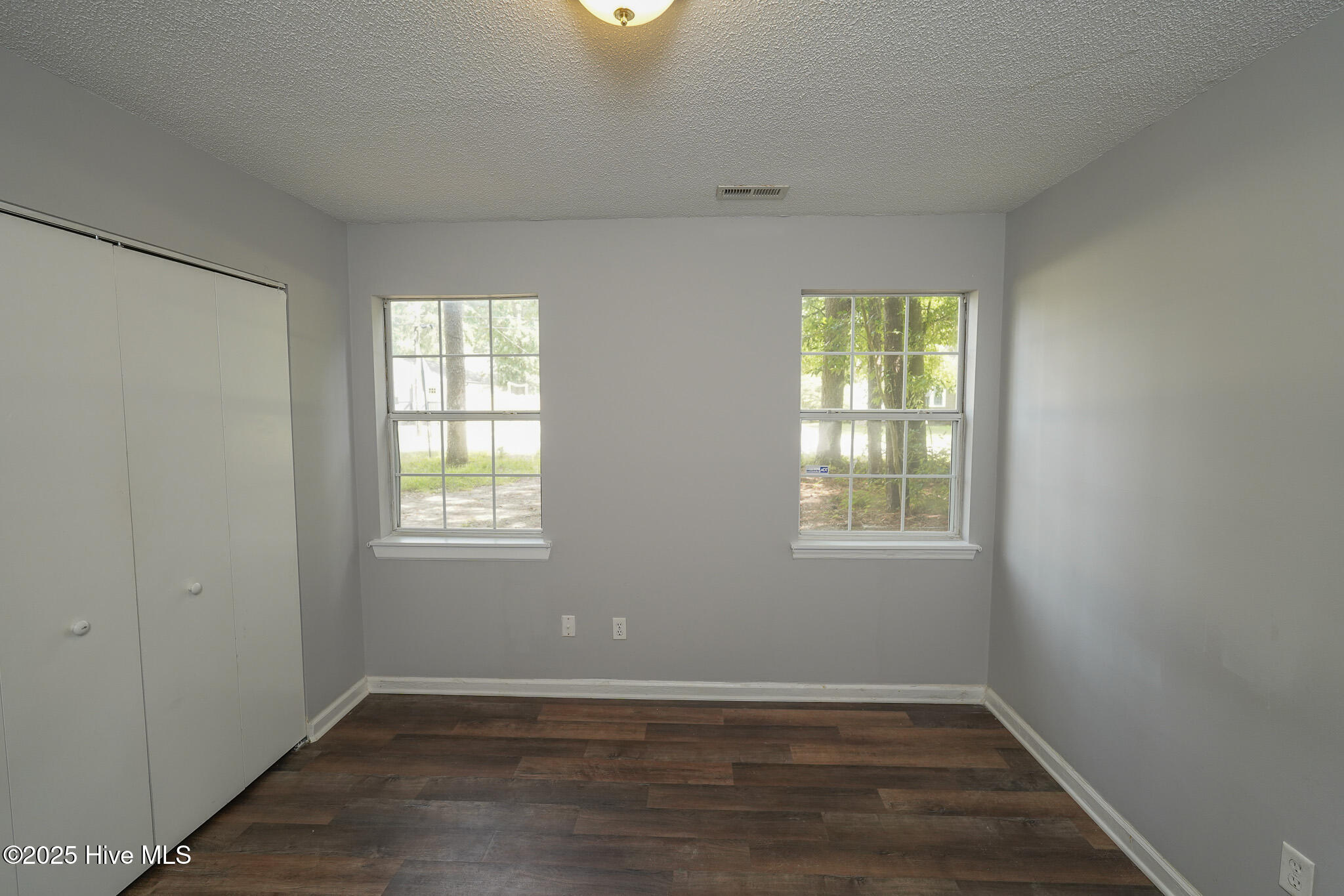 100521141 | Photo 19