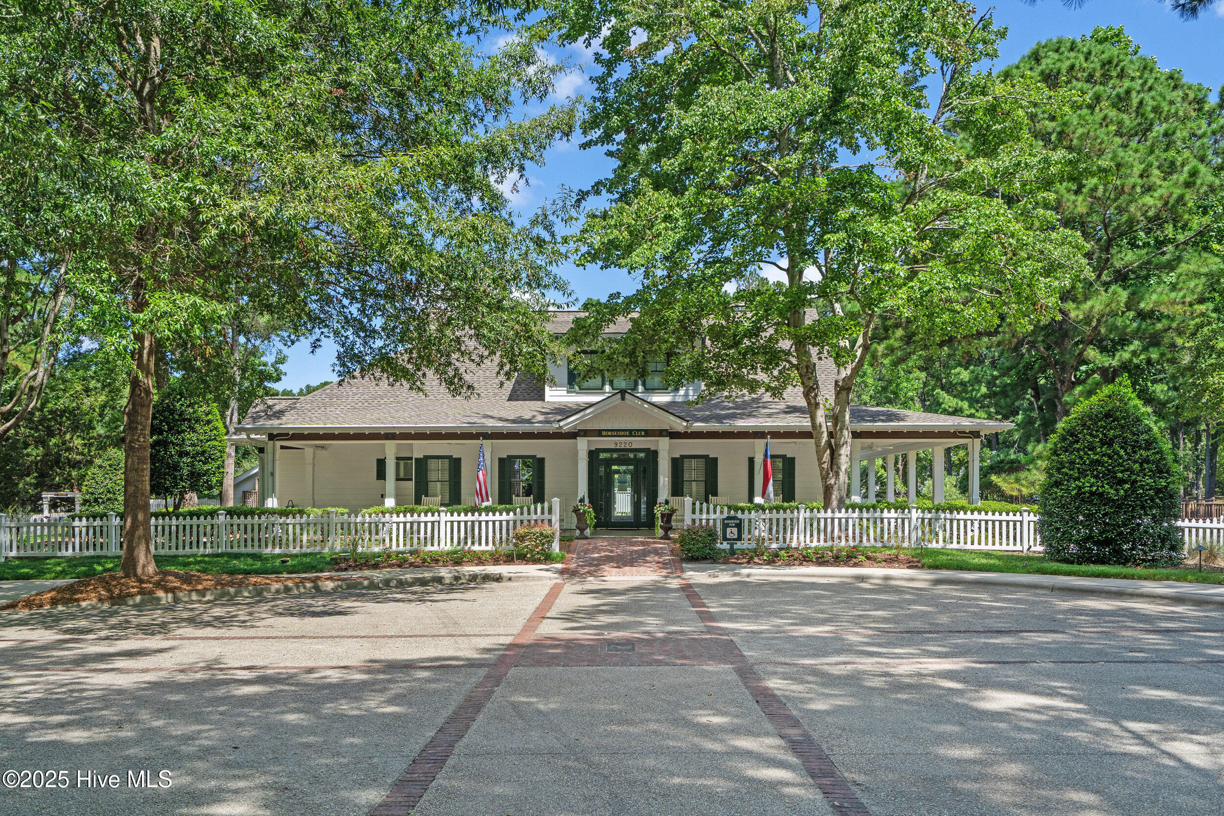 100522479 | Photo 12