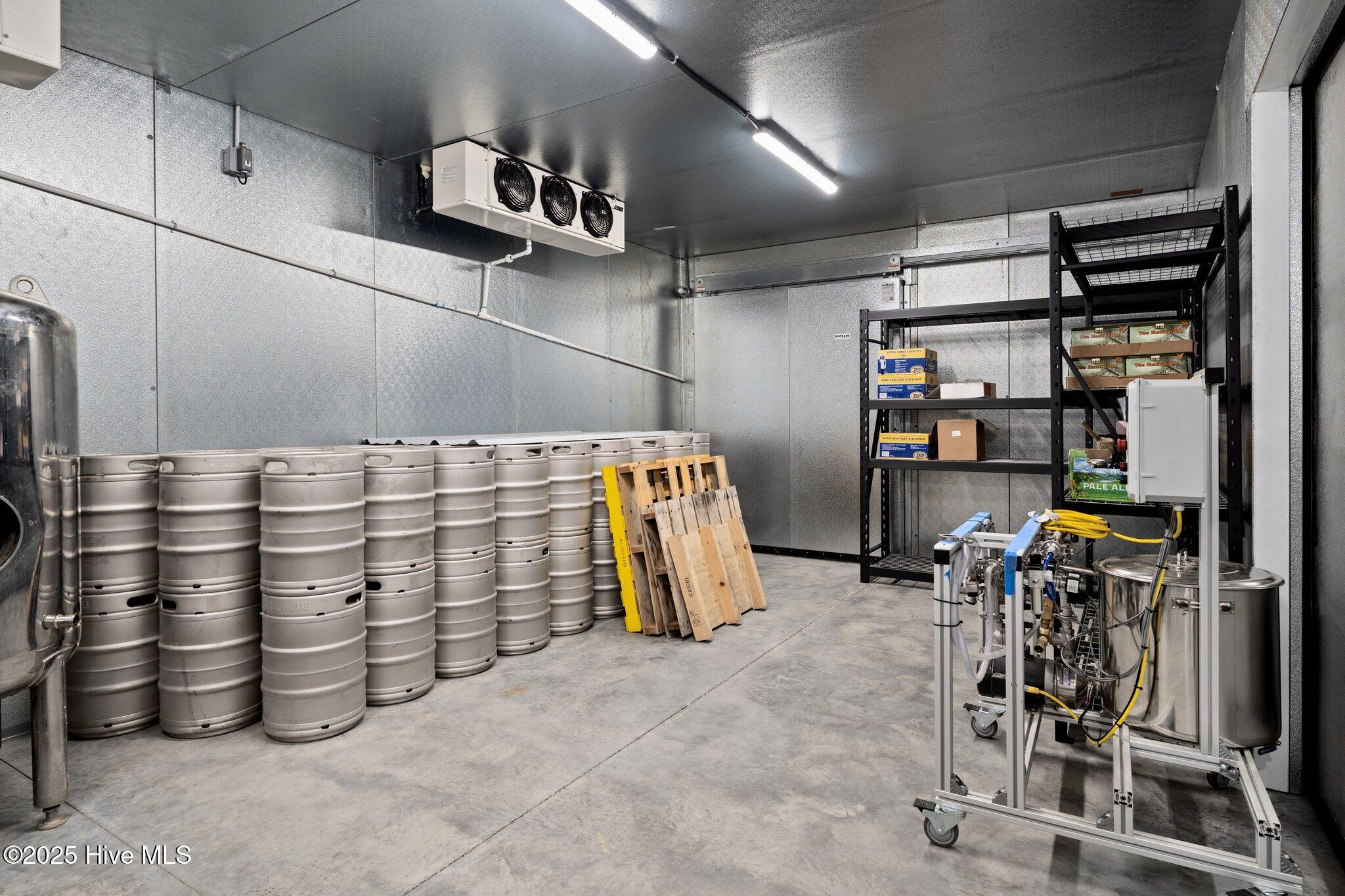 100545245 | Photo 40