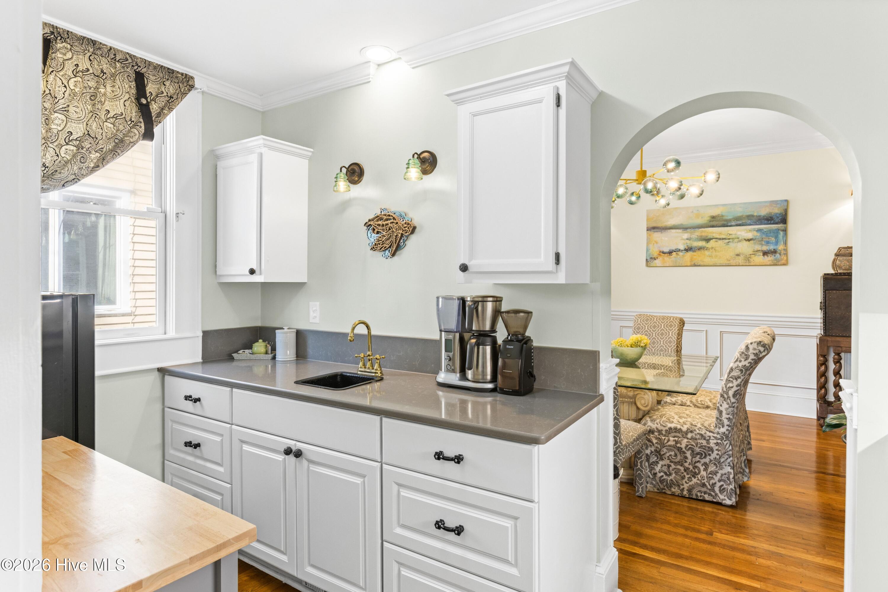 100560142 | Photo 22