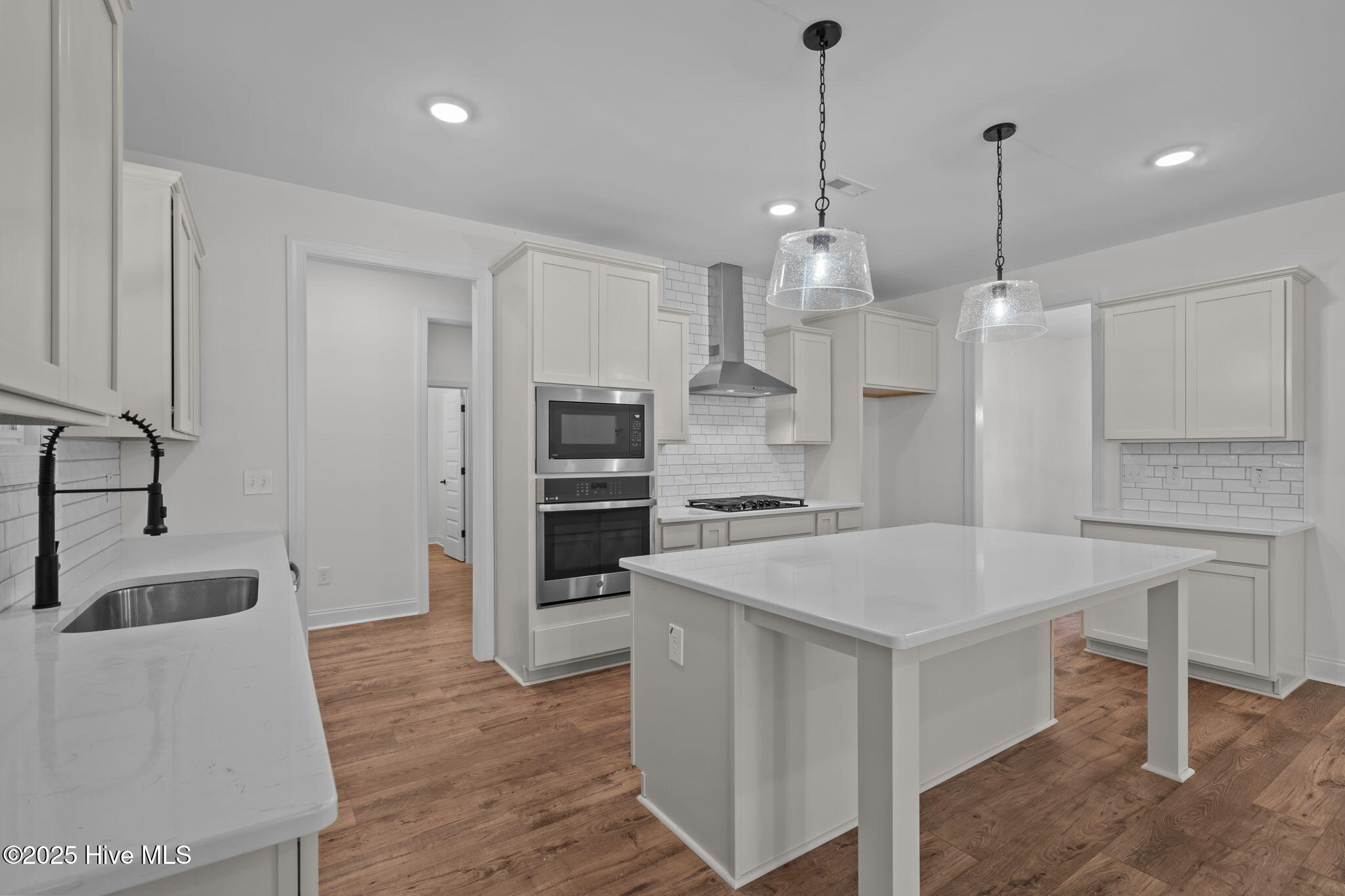150 Hickory Pointer Way