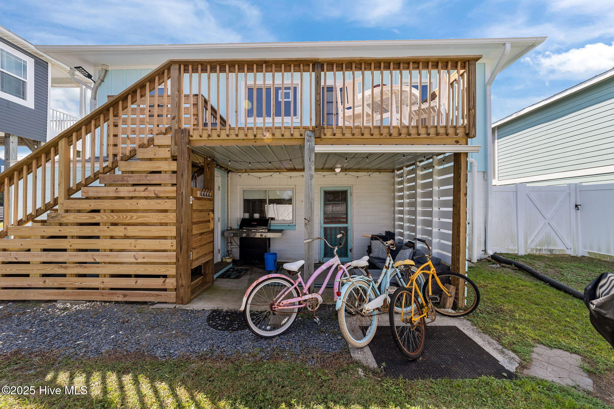 100536358 | Photo 25